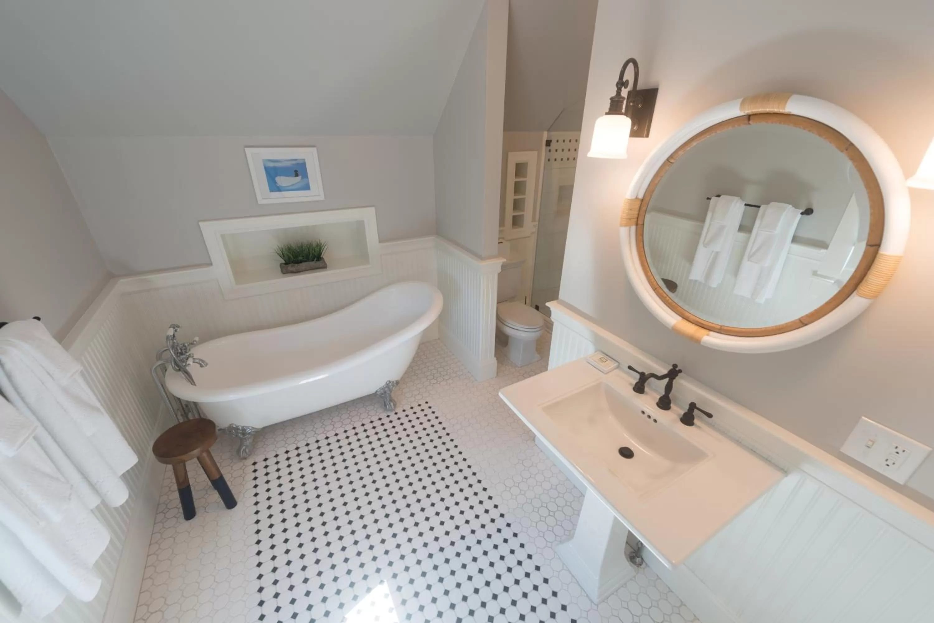 Bathroom in Paws on Pelham