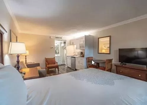 Photo of the whole room, Bed in Club Destin Condos