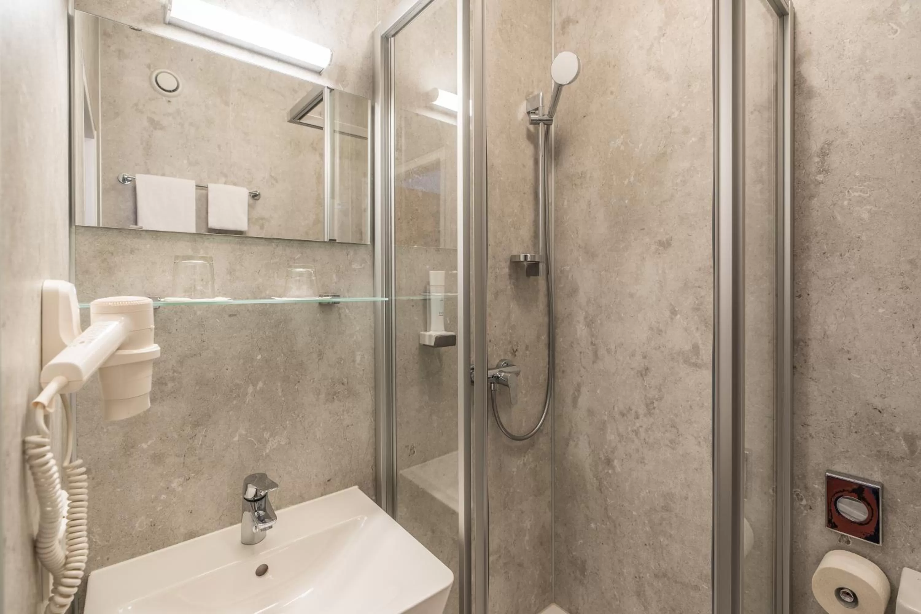 Bathroom in Hotel Kern Buam