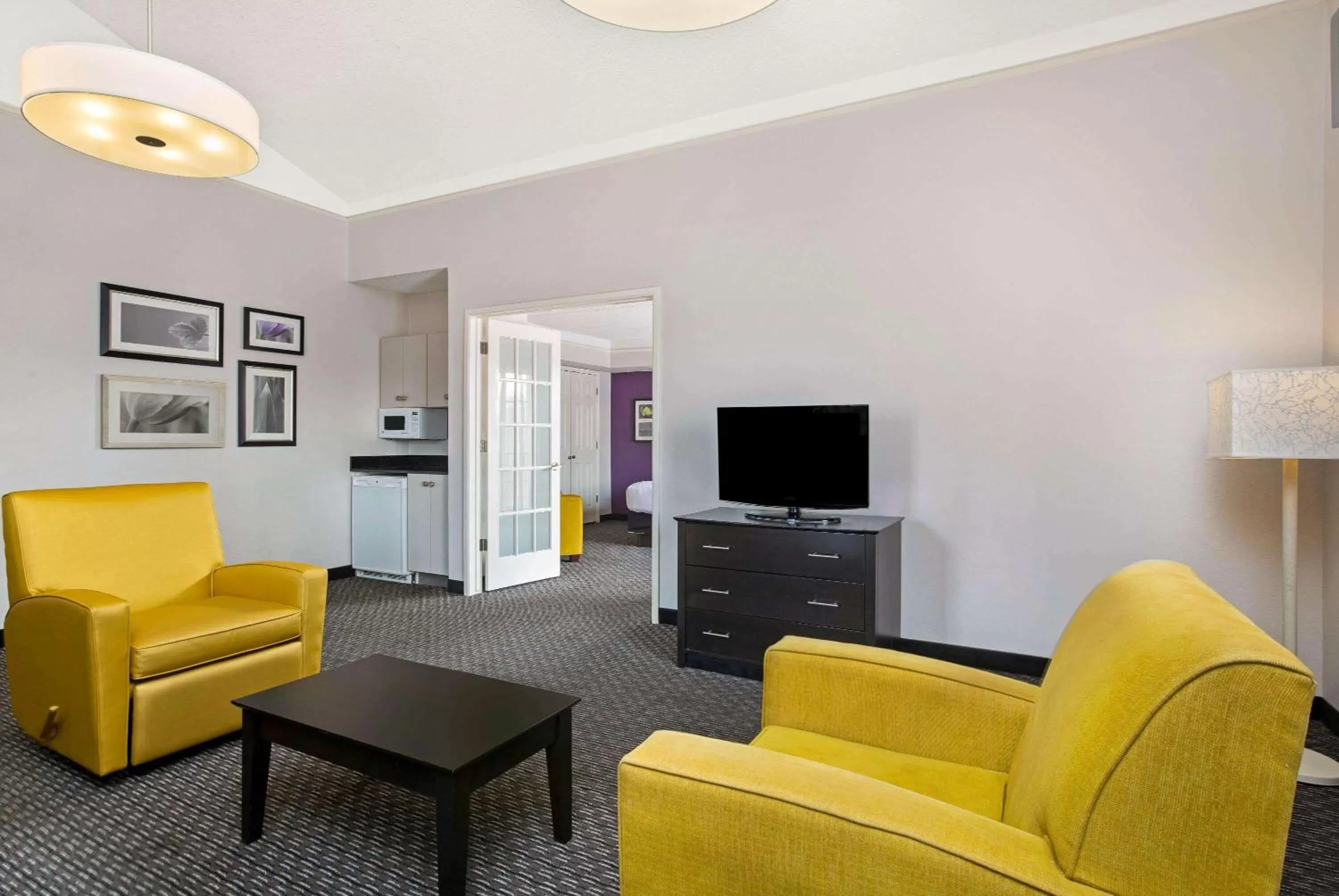 Photo of the whole room in La Quinta Inn by Wyndham Fresno Yosemite