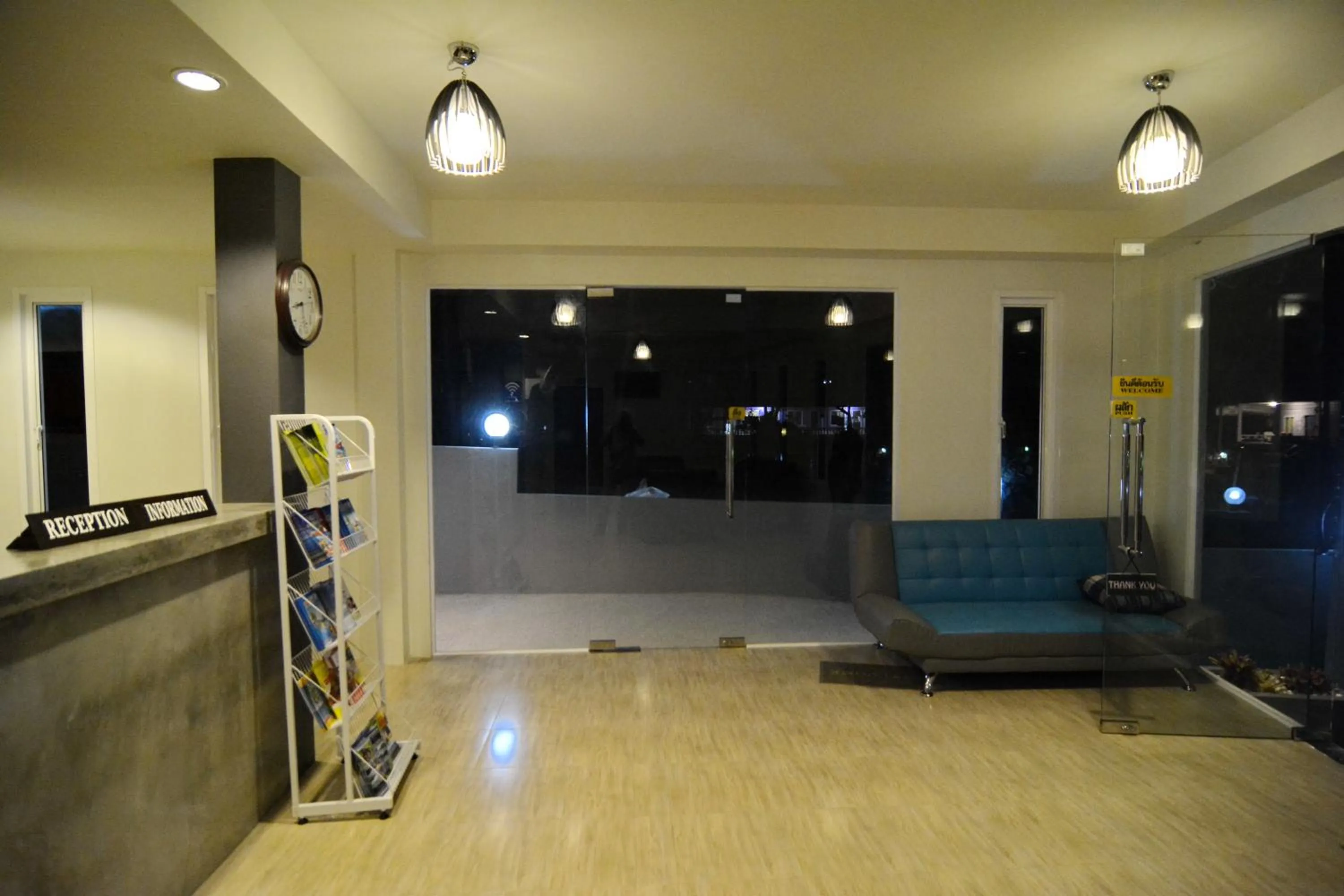 Lobby or reception in The Sea @ Lanta Hotel