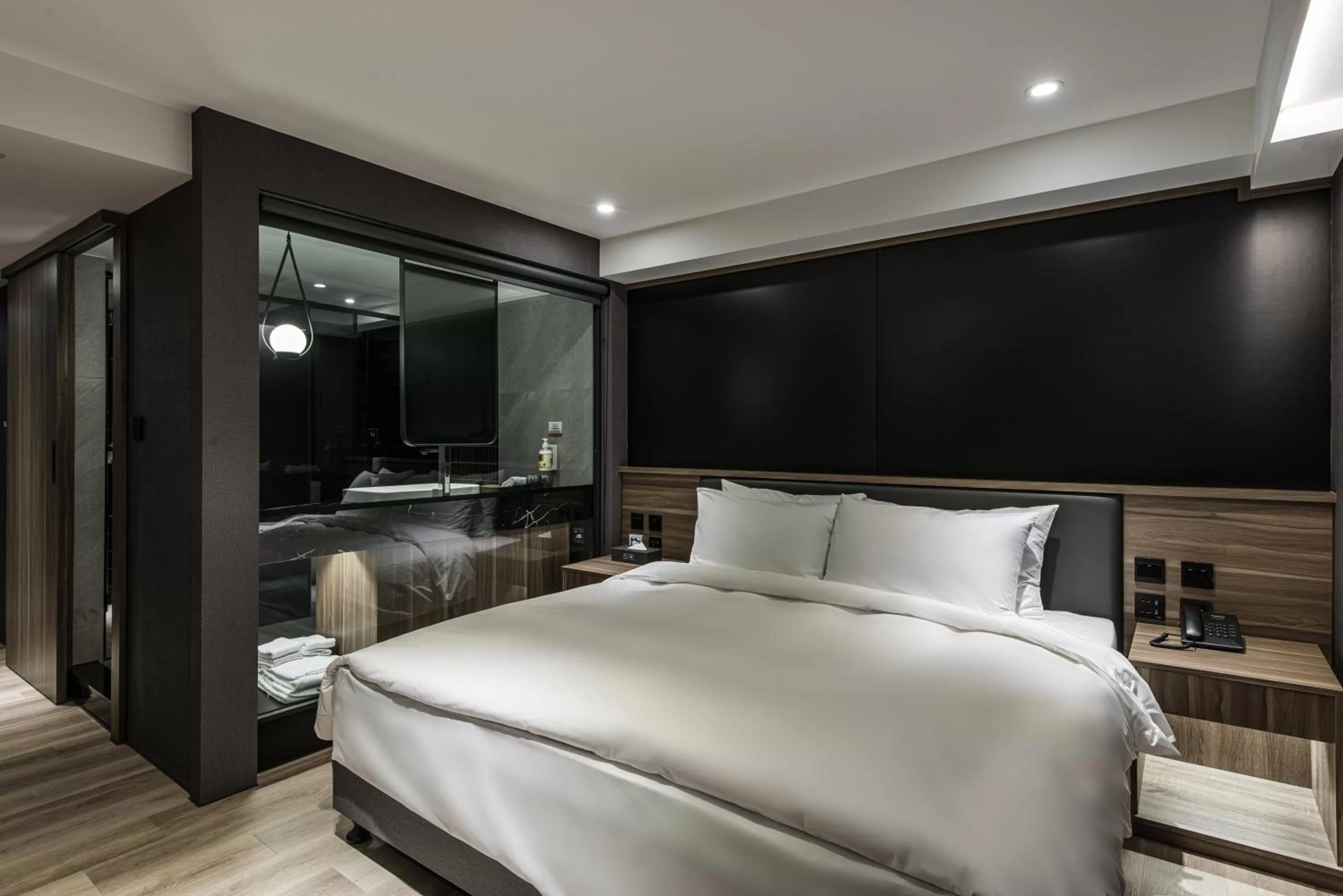 Bed in Autumn Willow Hotel