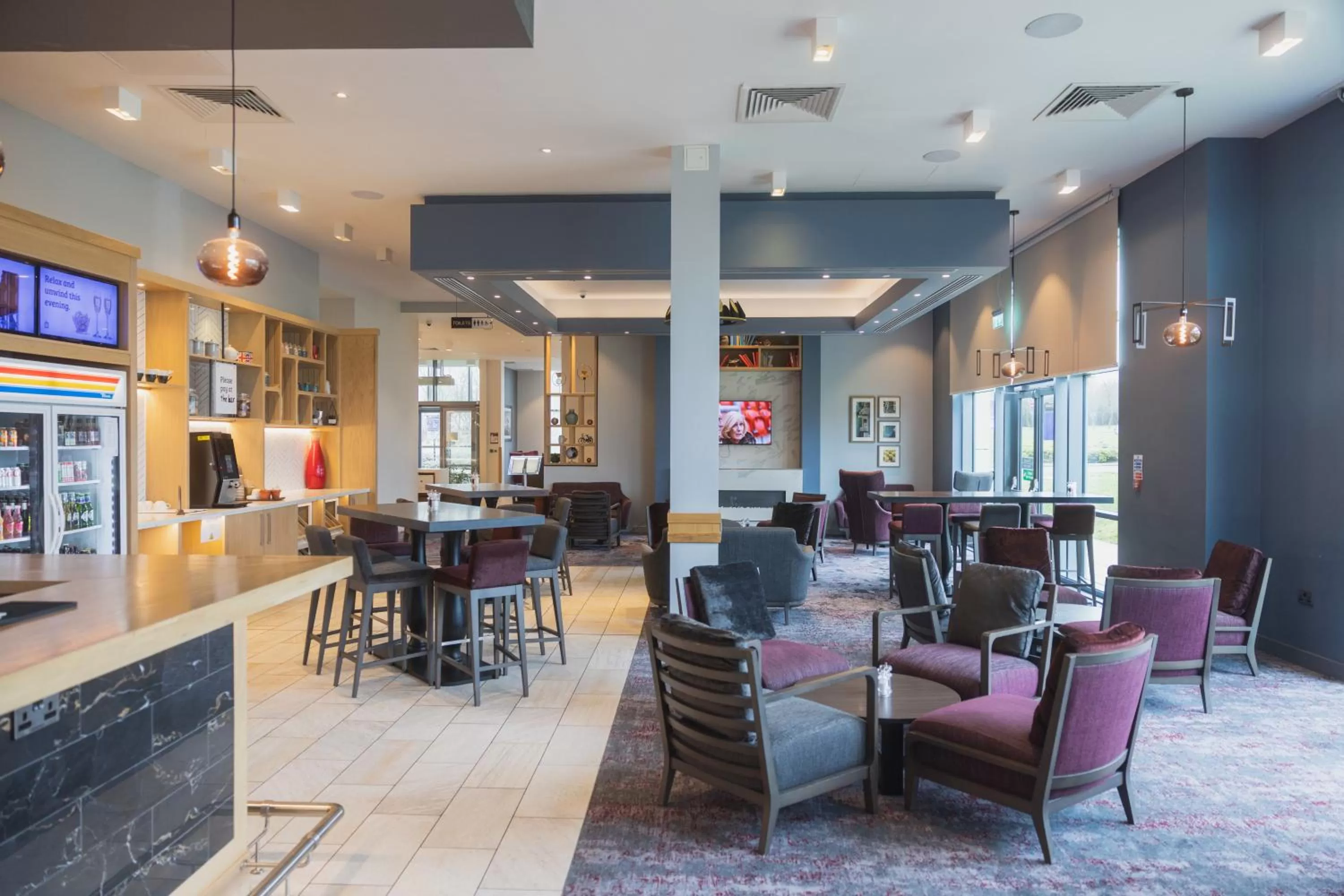 Lounge or bar in Hilton Garden Inn Birmingham Airport Uk