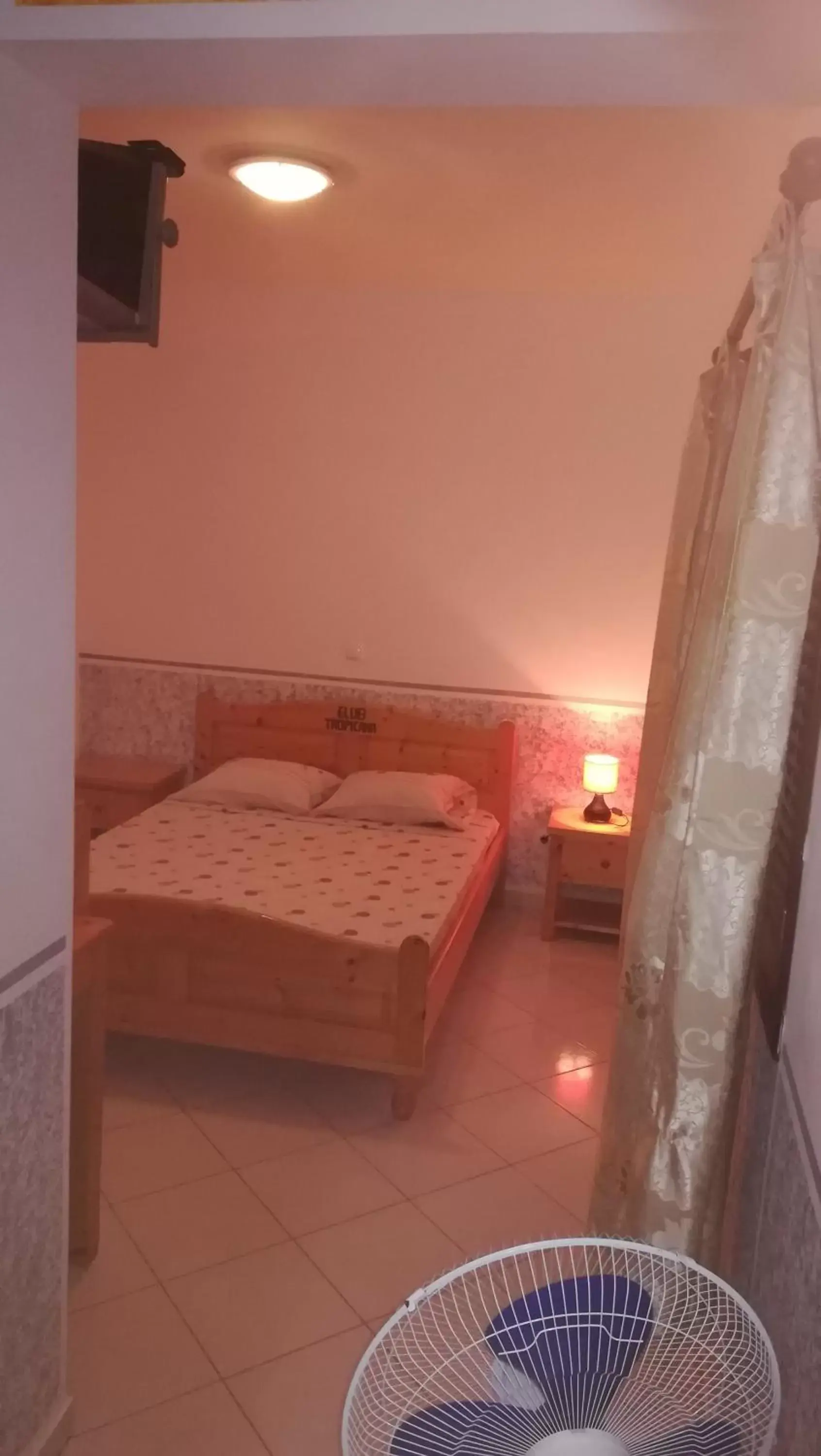 Budget Double or Twin Room - single occupancy in Basic Hotel Budget Double or Twin Room - single occupancy in Basic Hotel