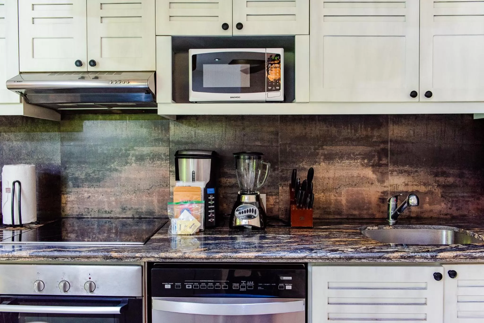 minibar in Maya Villa Condo Hotel and Beachclub