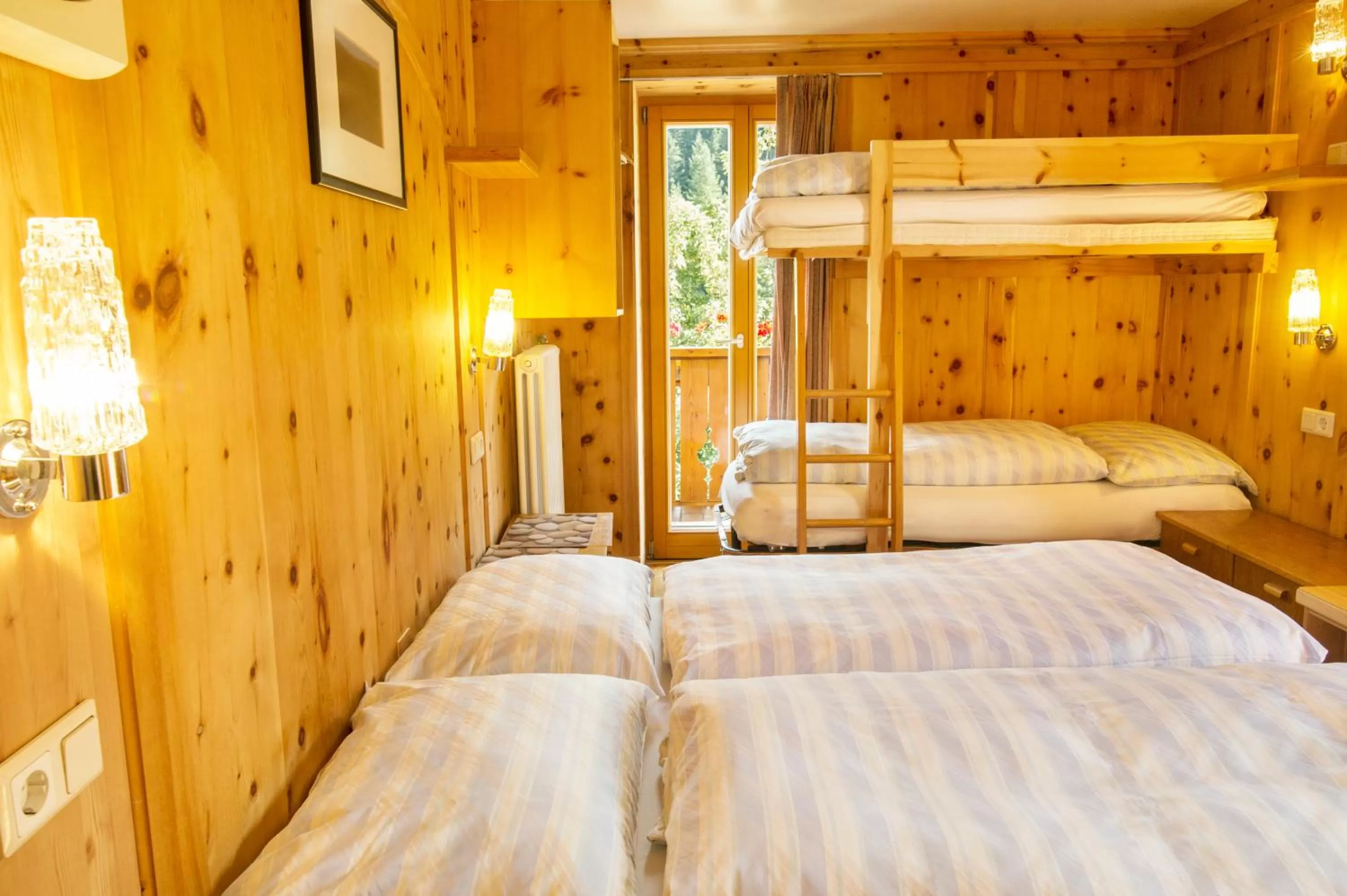 Photo of the whole room, Bed in Villa Insam