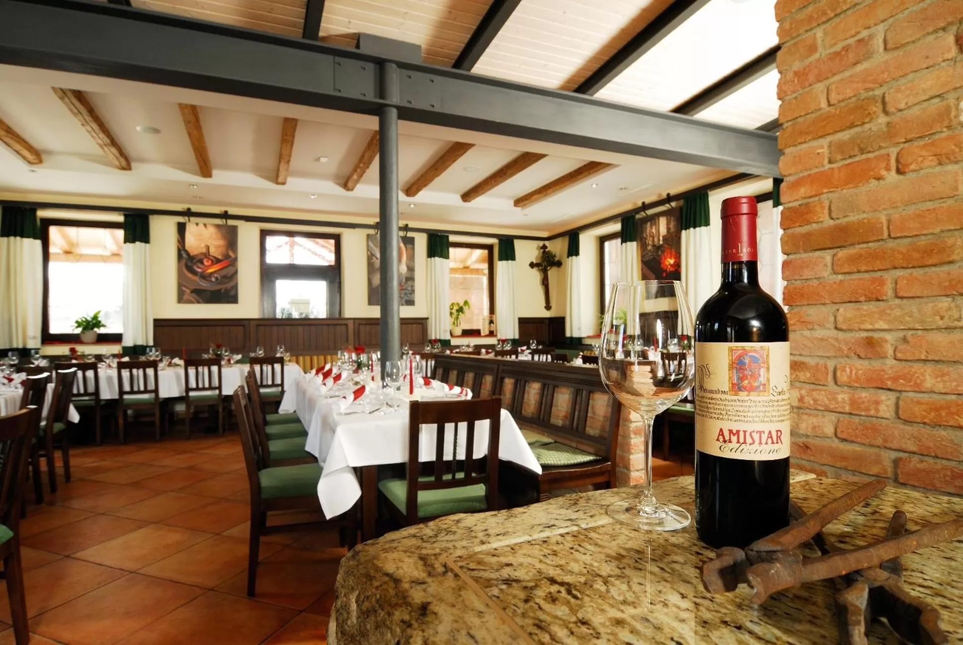 Restaurant/places to eat in Hotel Traumschmiede