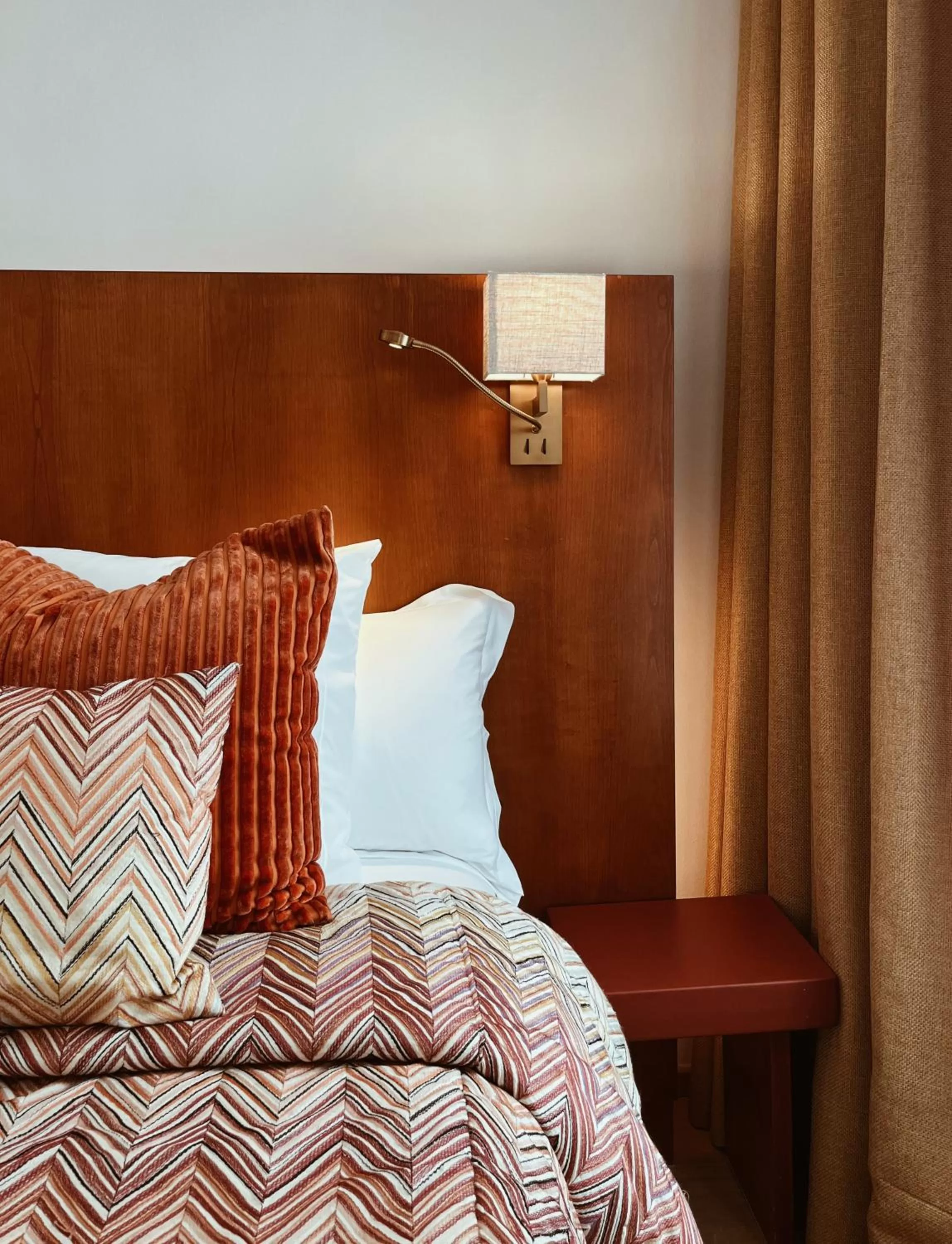 Bed in Hotel Van Cleef