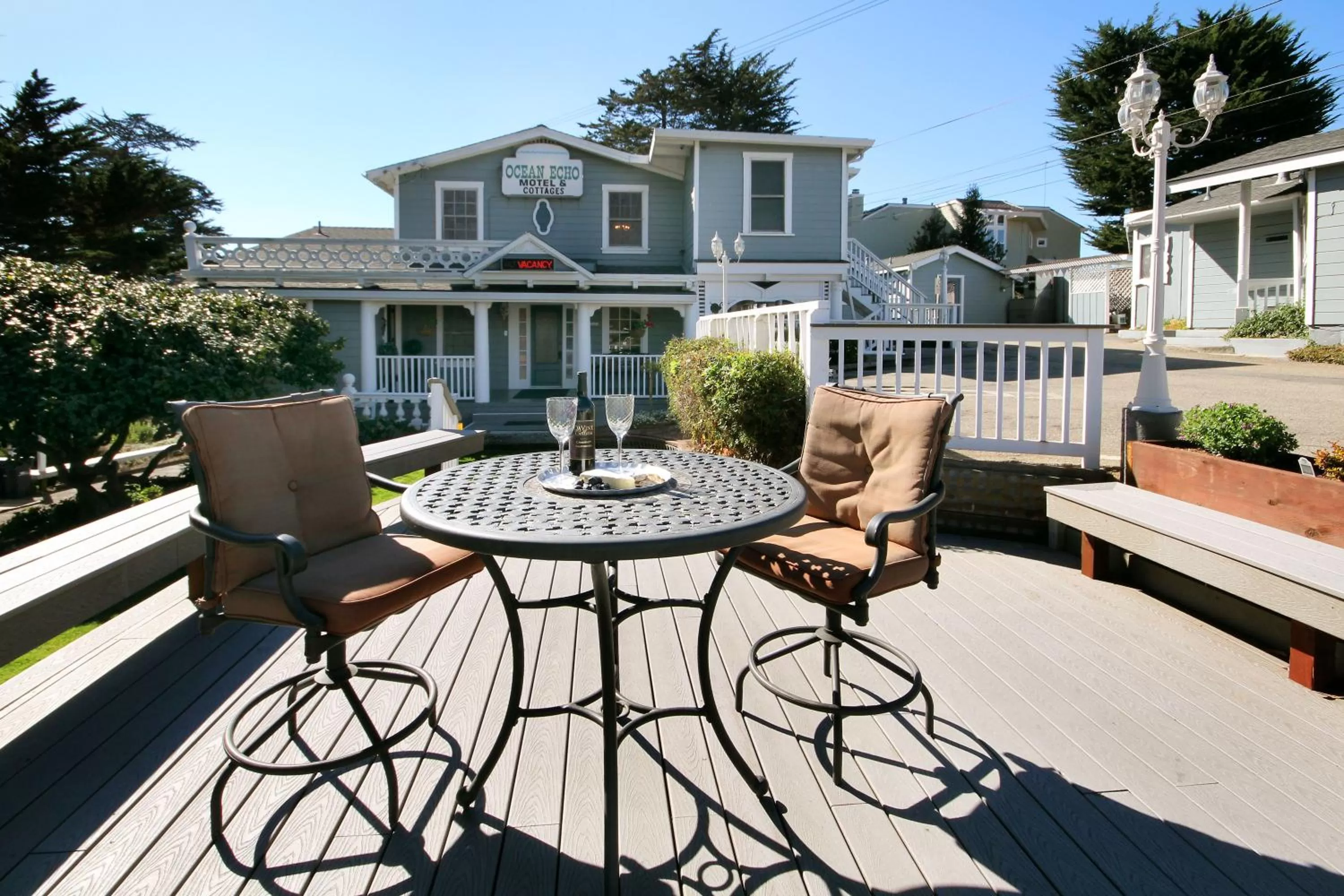 Facade/entrance in Ocean Echo Inn & Beach Cottages