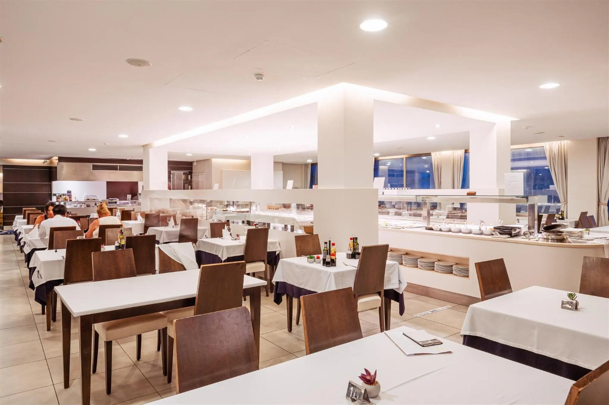 Restaurant/places to eat in Hotel Simbad Ibiza