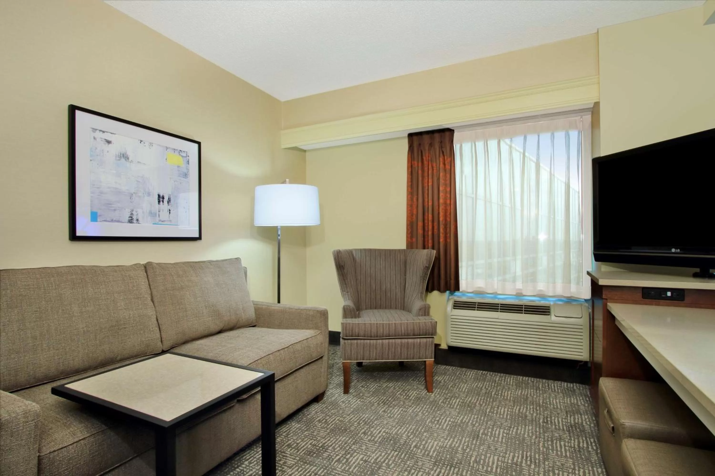 Living room in Hampton Inn & Suites Columbus-Downtown, Ohio