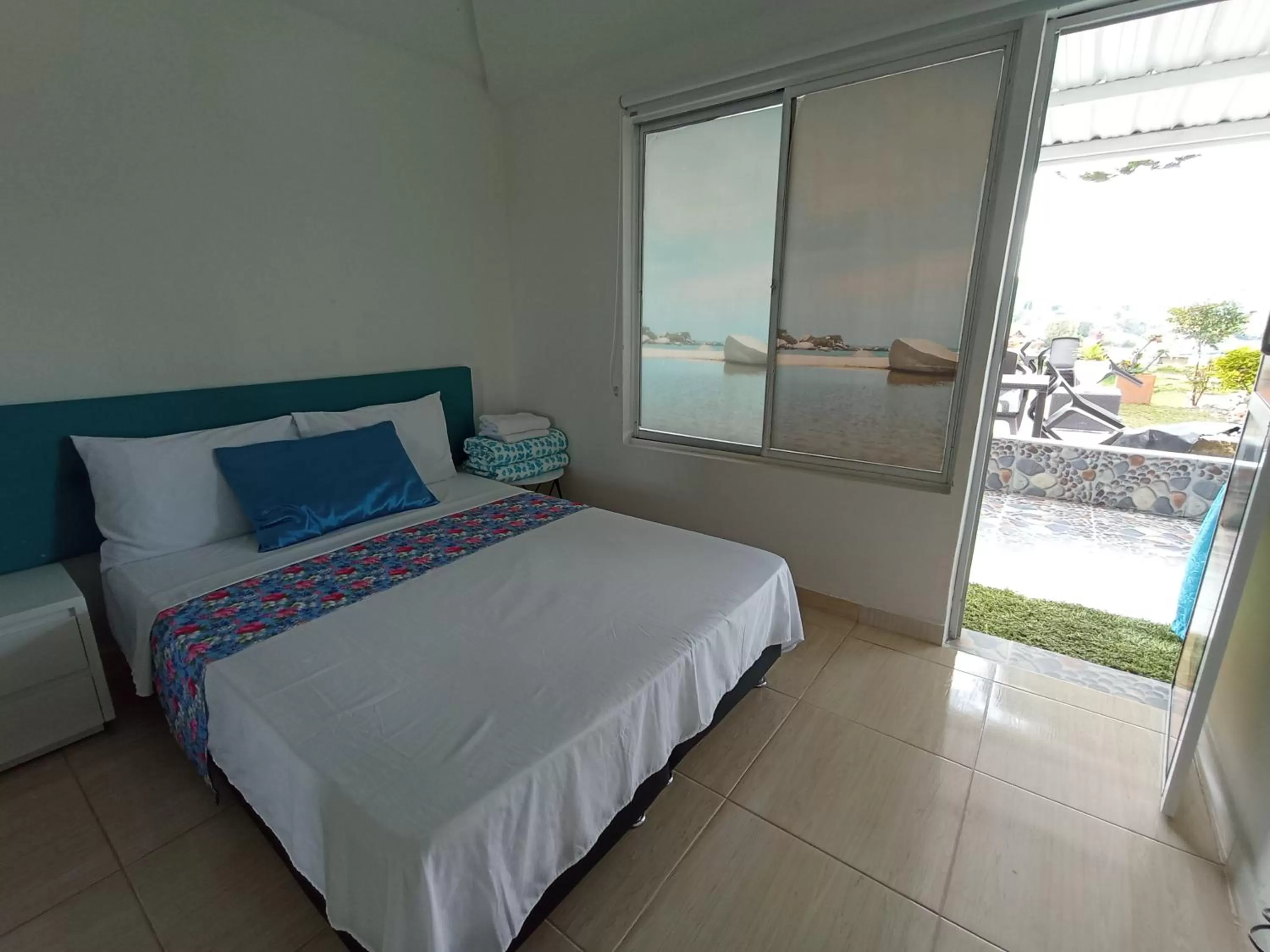 Photo of the whole room, Bed in Paradise Lake Finca Hotel