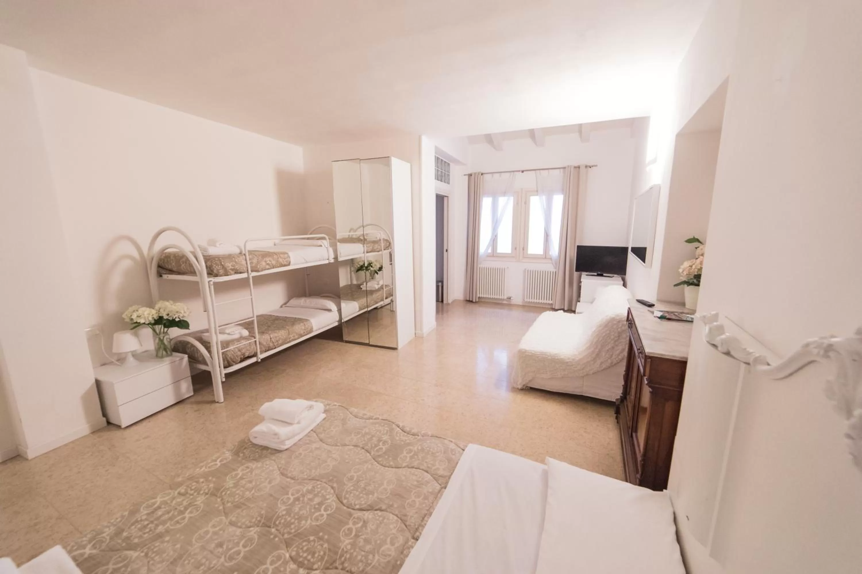 Bedroom, Bed in Academia Resort