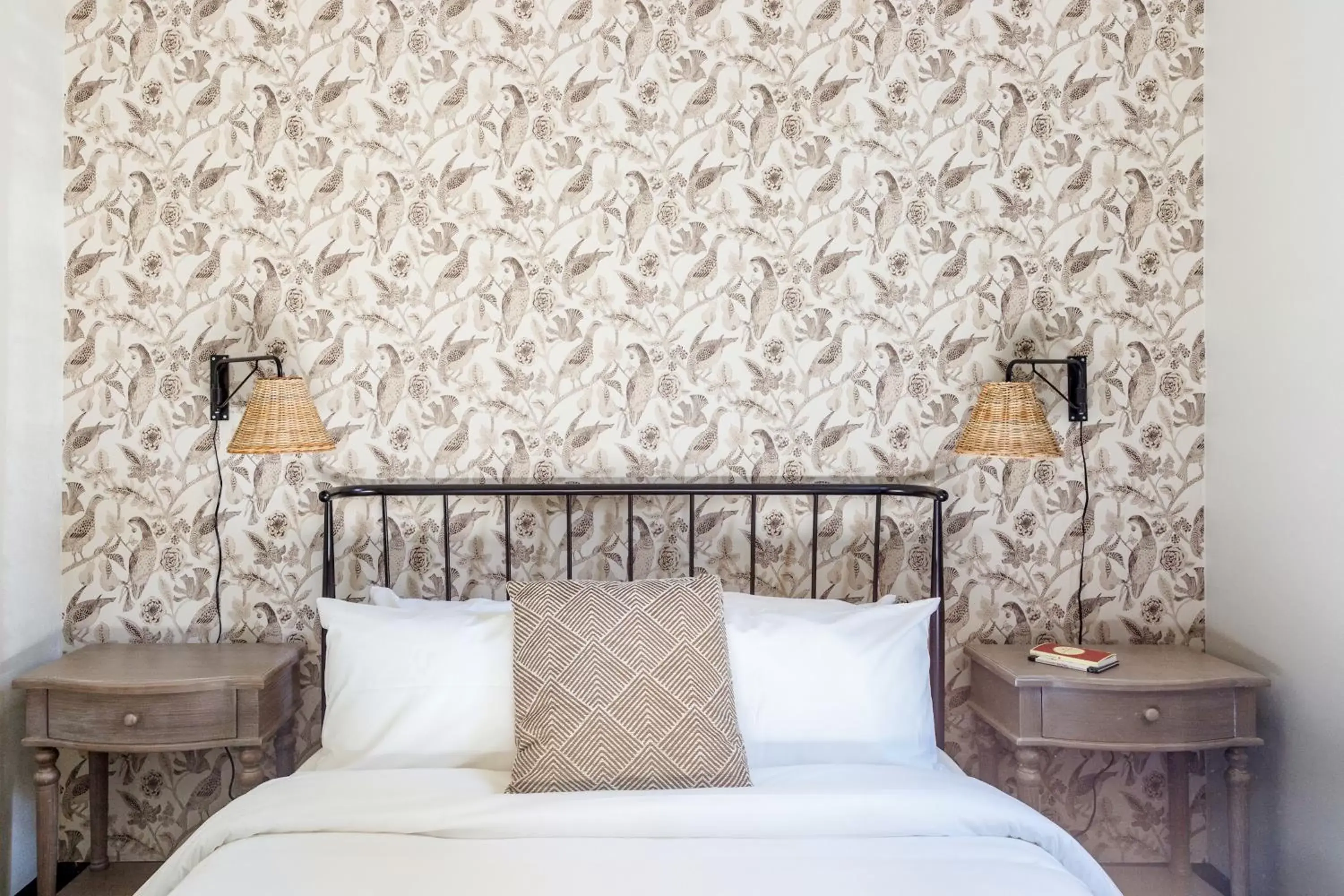 Queen Suite in Sonder Hayes Valley Queen Suite in Sonder Hayes Valley