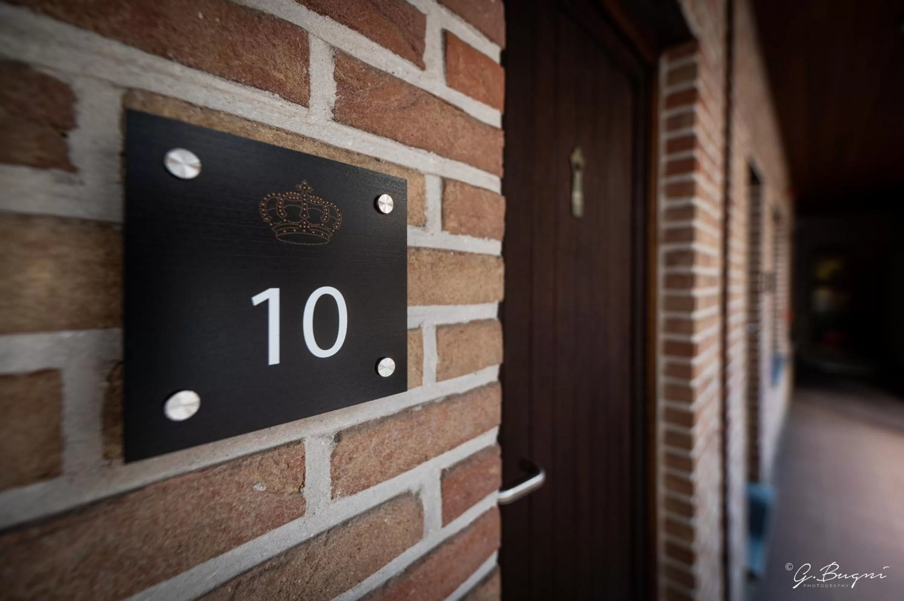 Property logo or sign in La Reine Hôtel & Restaurant