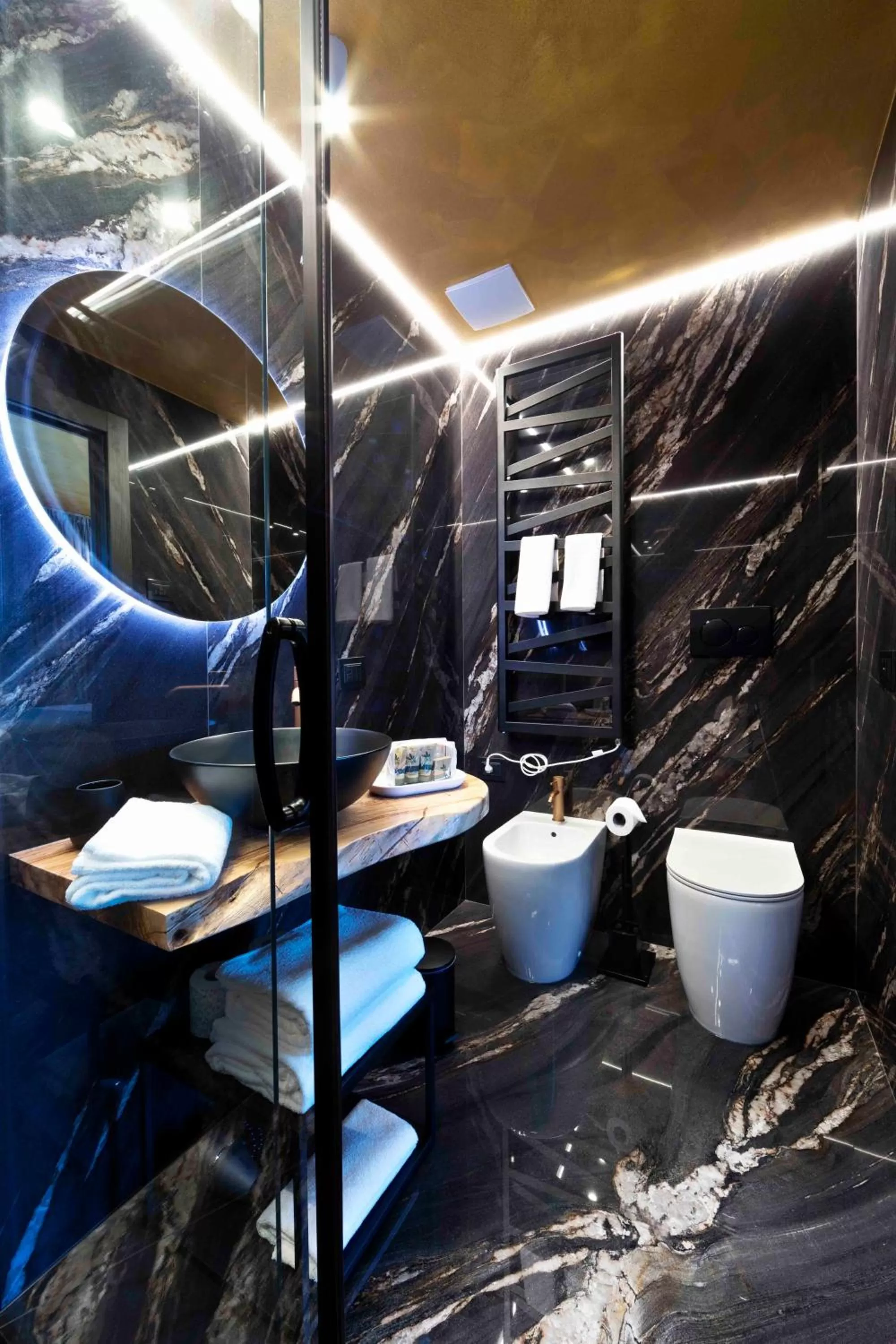 Shower in Boutique Hotel Sirmione