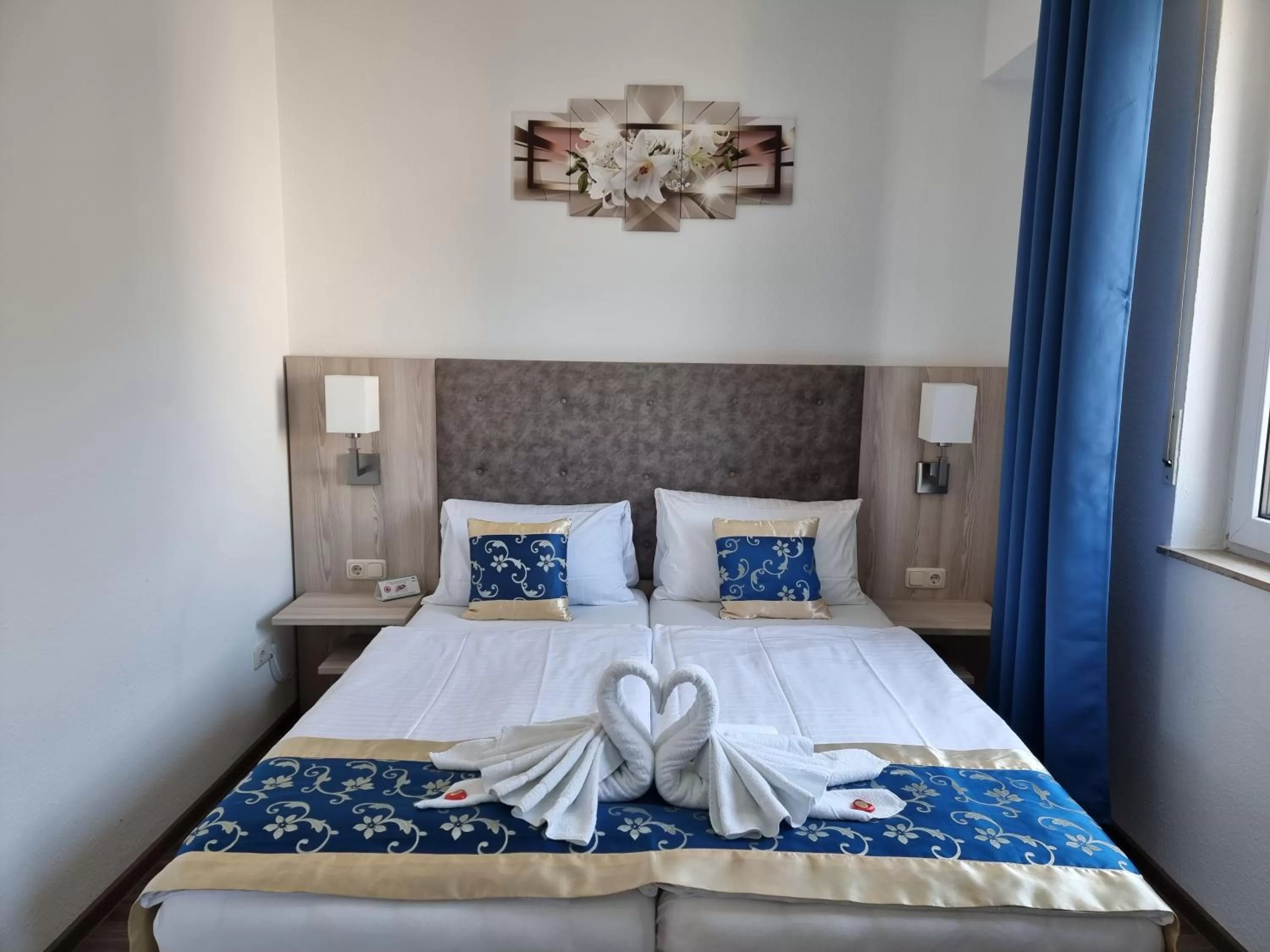 Bed in Hotel Medebach - Zum Schwanenkönig