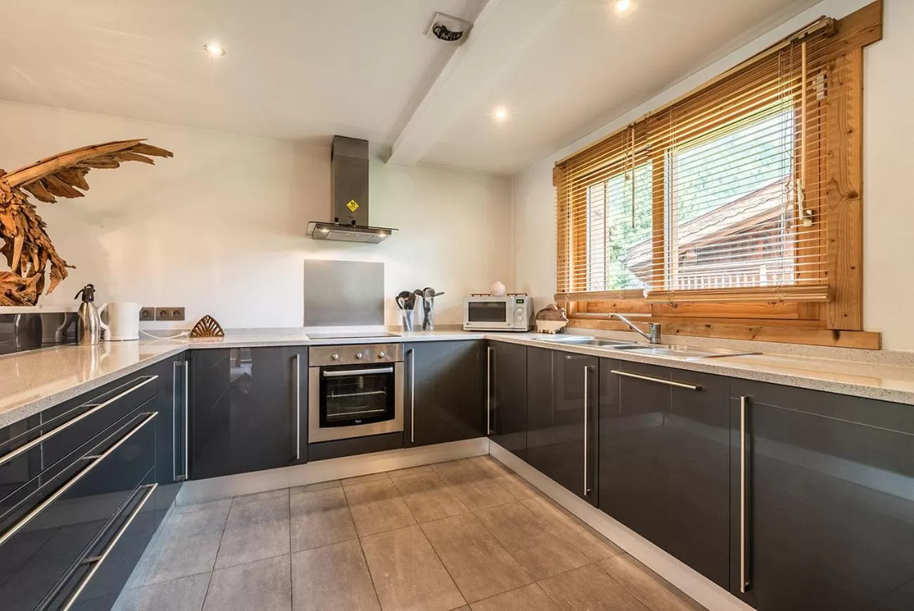 Kitchen/Kitchenette in Eden Hotel, Apartments and Chalet Chamonix Les Praz