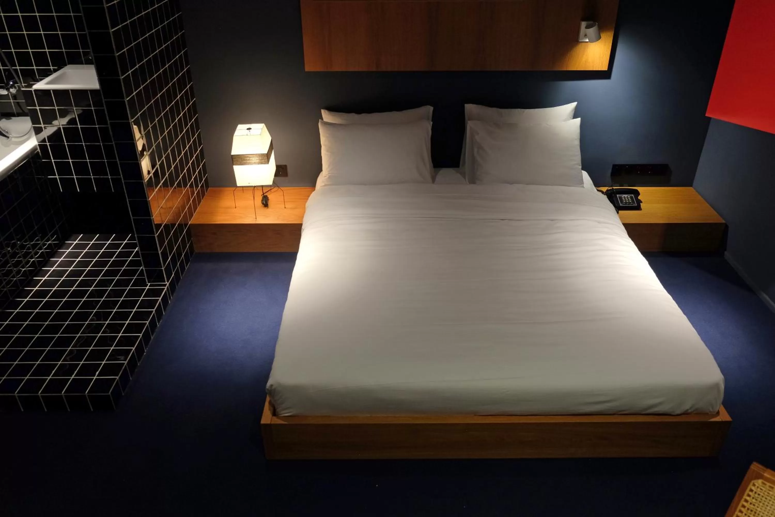 Bed in Blueberry Nights