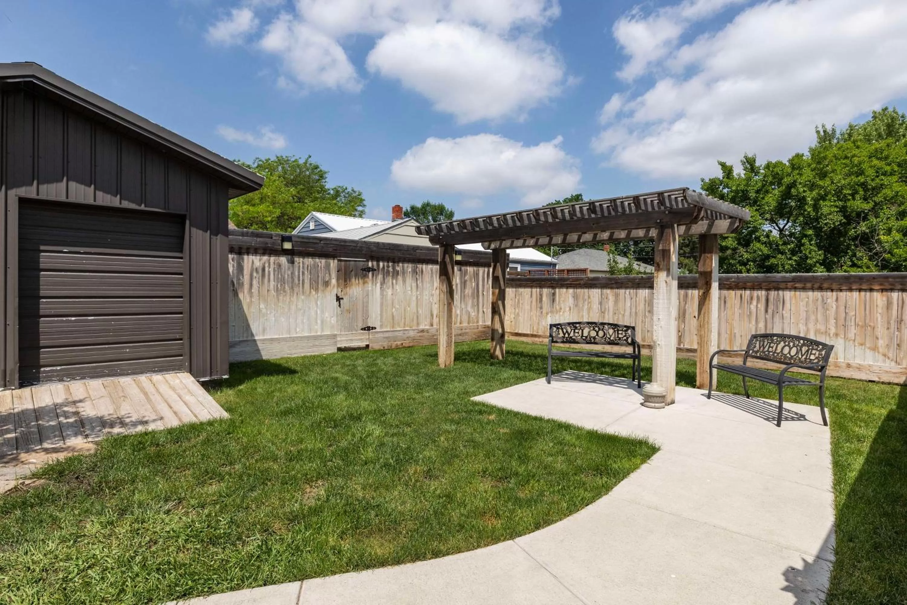 Property building in Best Western Plains Motel