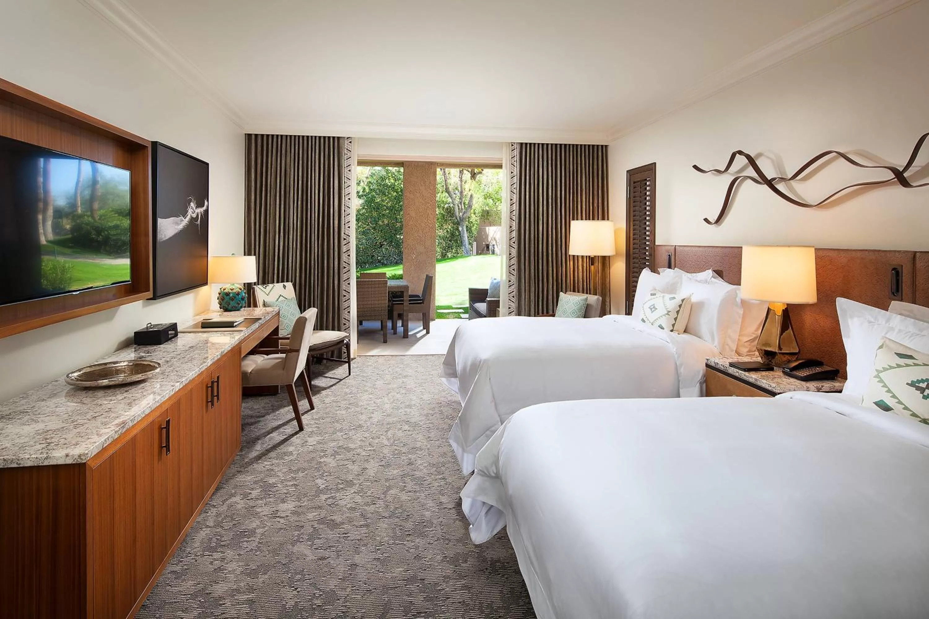 Photo of the whole room, Bed in The Phoenician, a Luxury Collection Resort, Scottsdale