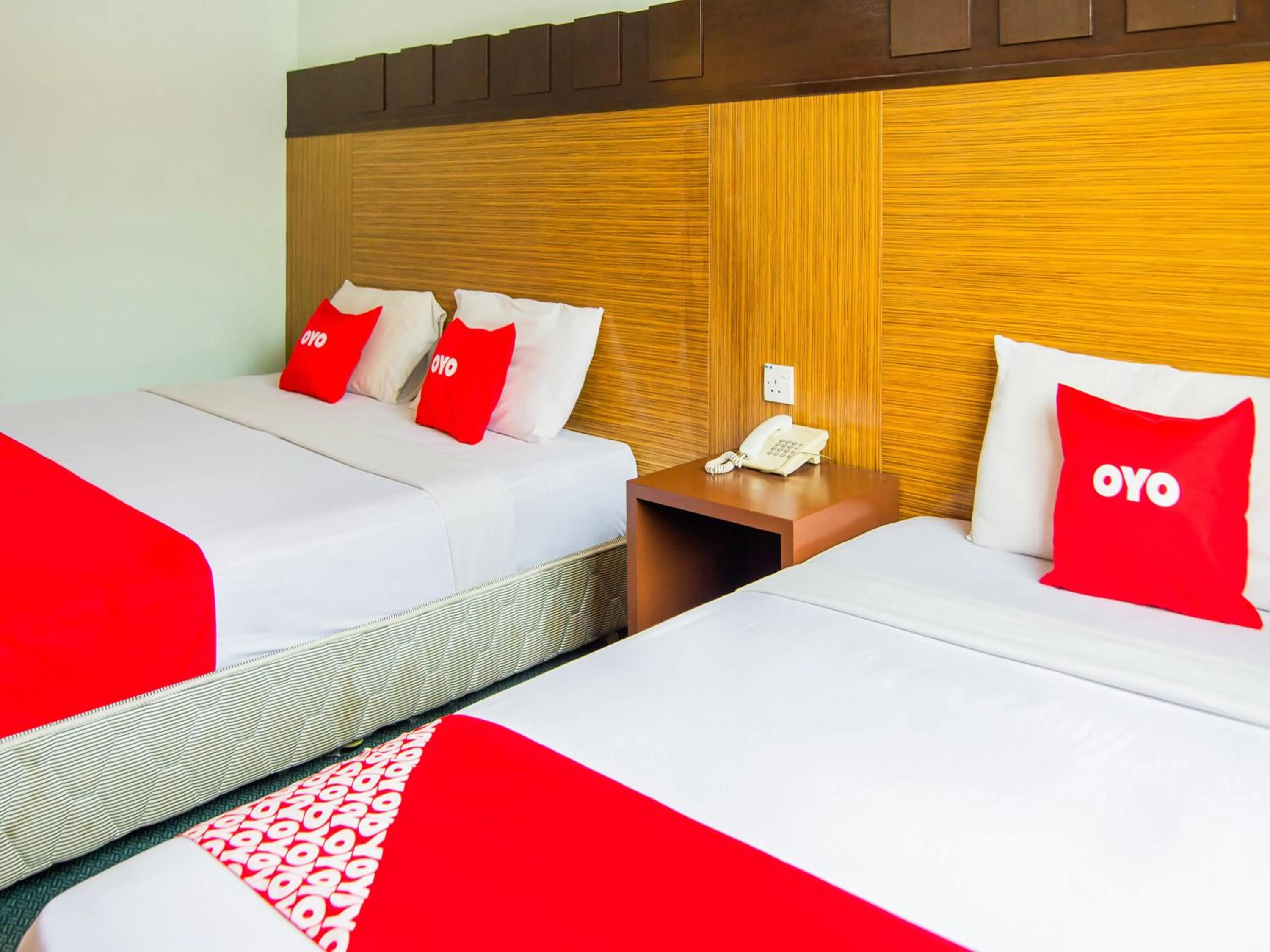 Bedroom, Bed in OYO 89408 Royal Hotel