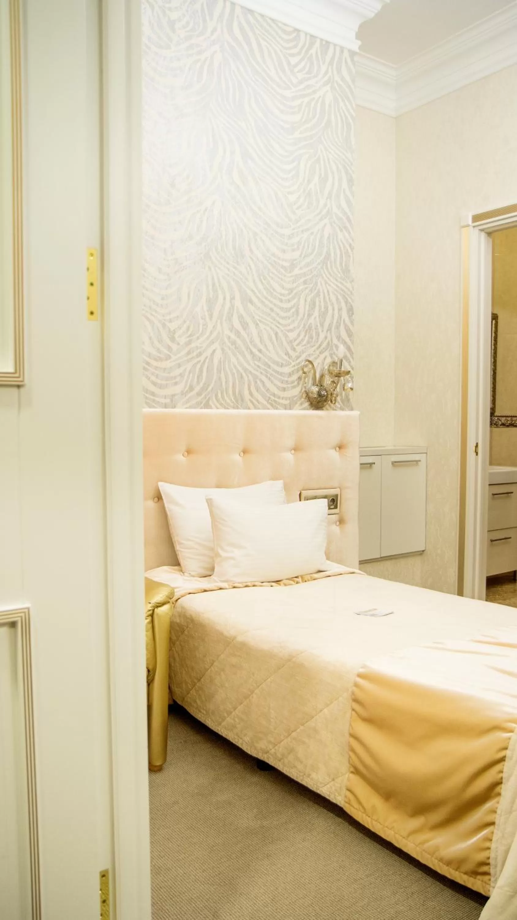 Bed in Boutique Spa Casino Hotel Lybid Plaza