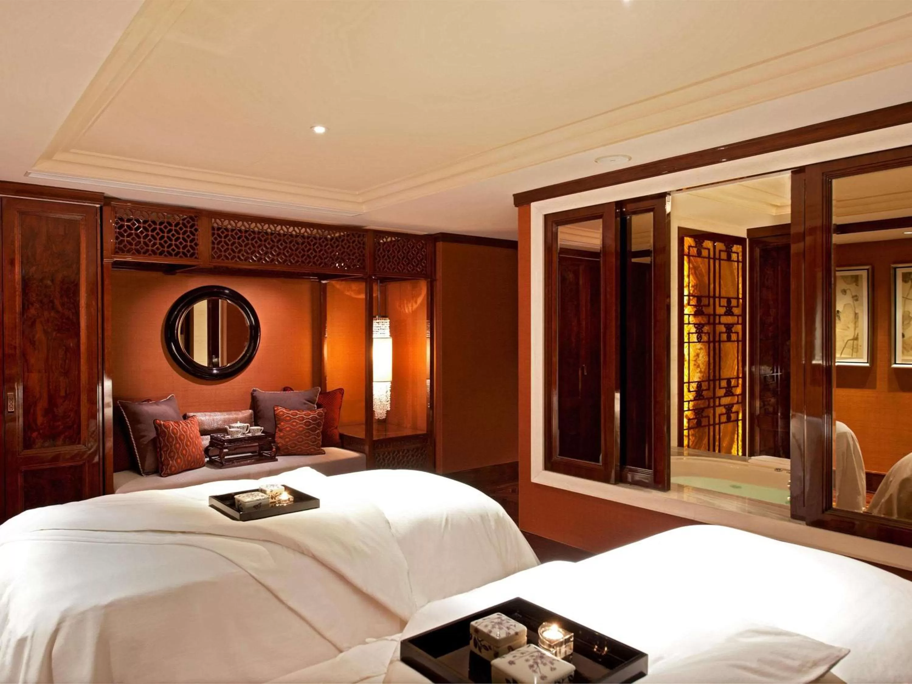 Spa and wellness centre/facilities, Bed in Fairmont Peace Hotel on the Bund