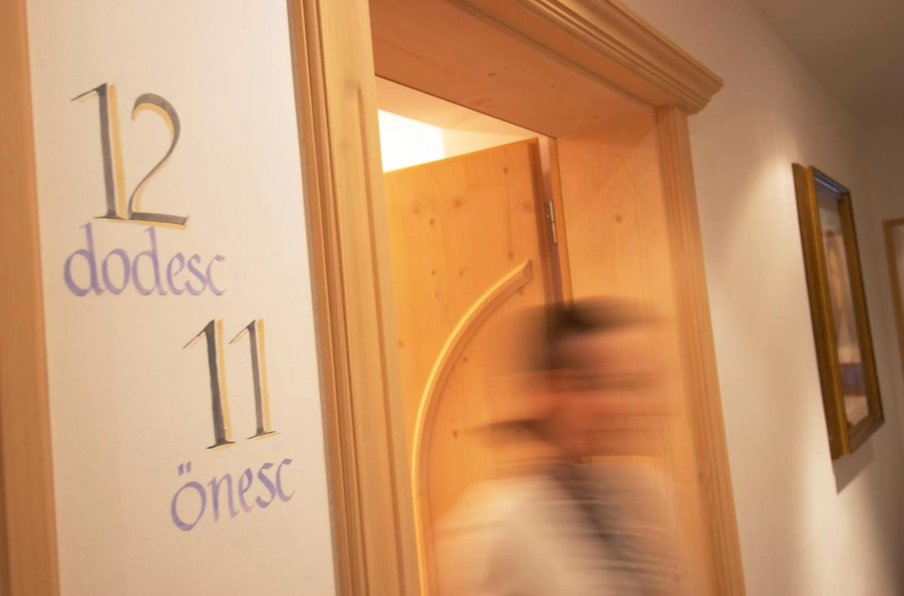 Logo/Certificate/Sign in Hotel Ostaria Posta