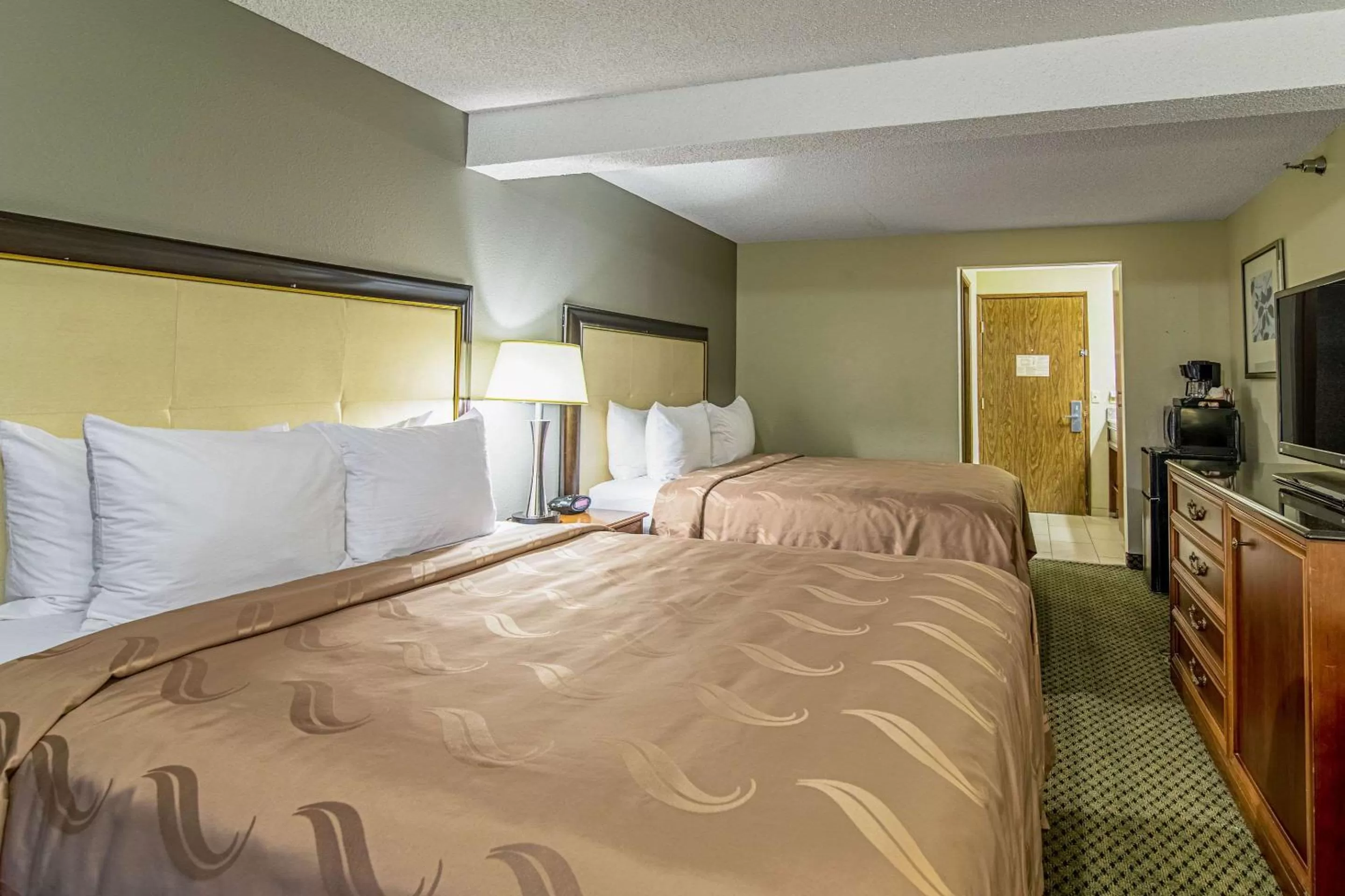 Queen Room with Two Queen Beds - Accessible/Non-Smoking  in Roosevelt Hotel