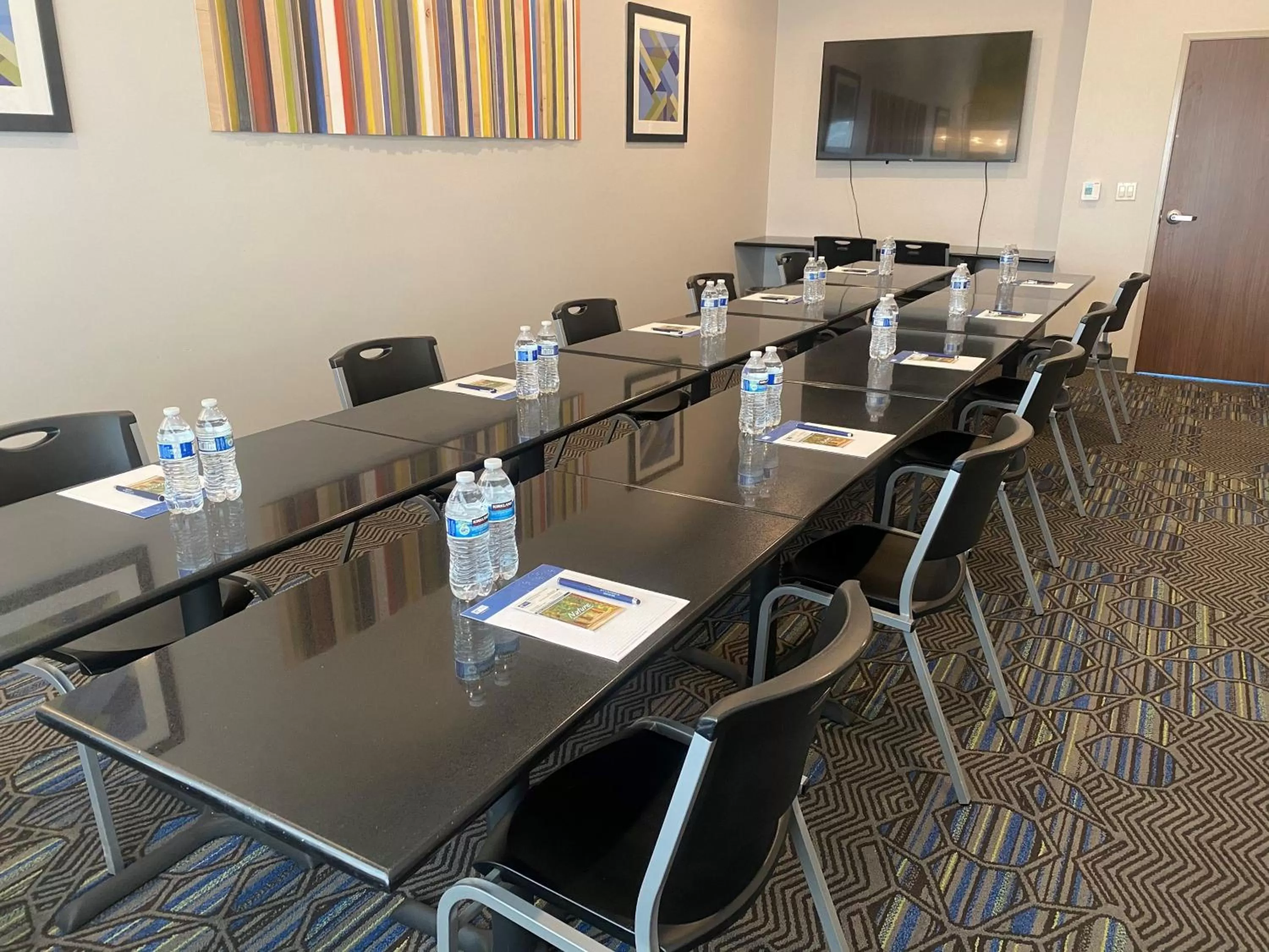 Meeting/conference room in Holiday Inn Express & Suites - Auburn Downtown by IHG