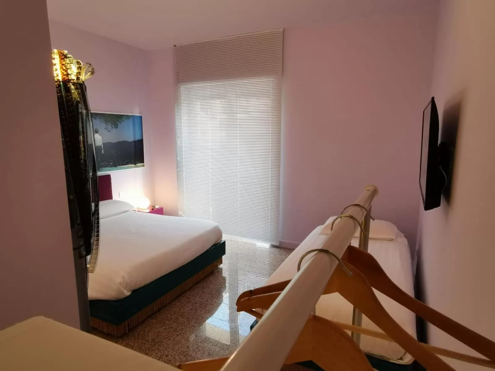 Bedroom, Bed in Red Carpet rooms