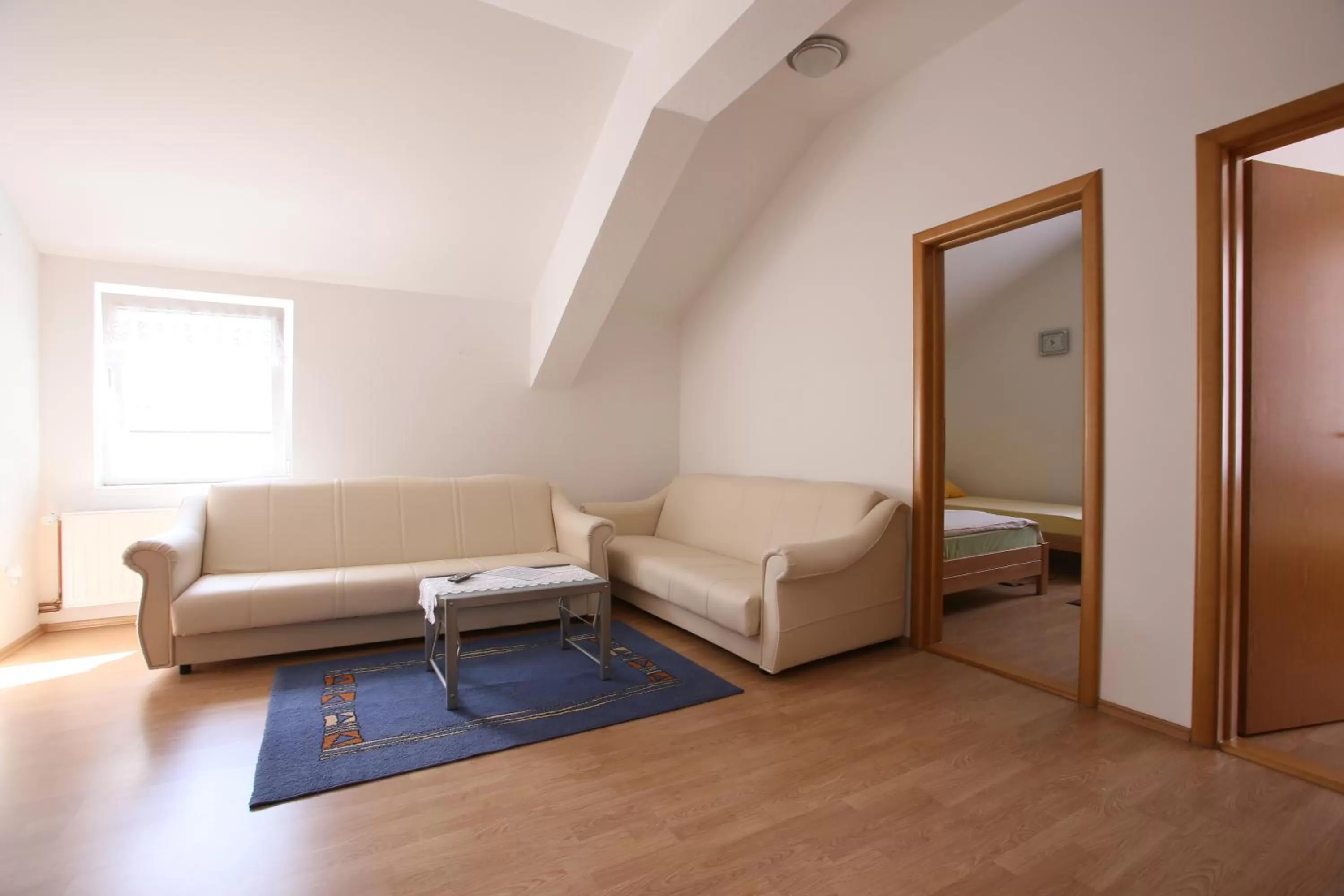 Seating area in Motel Maks