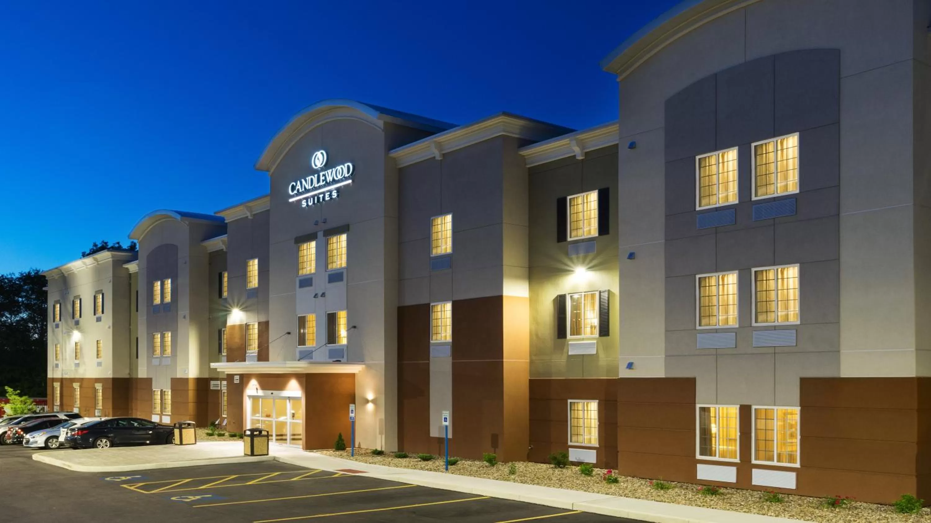 Property building in Candlewood Suites Grove City - Outlet Center by IHG