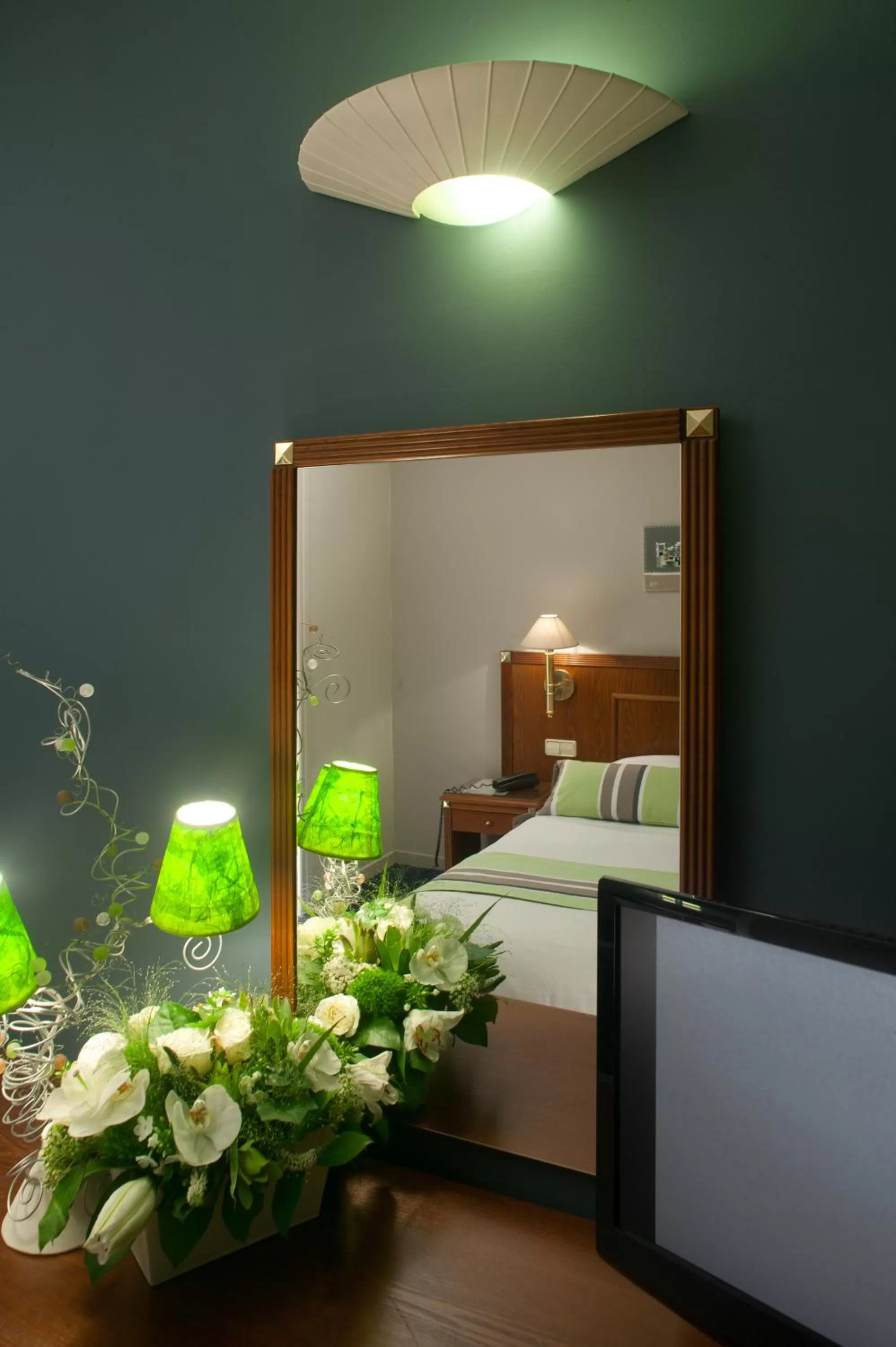 Bedroom, Bed in LOGIS Hôtel & Restaurant - LENSOTEL