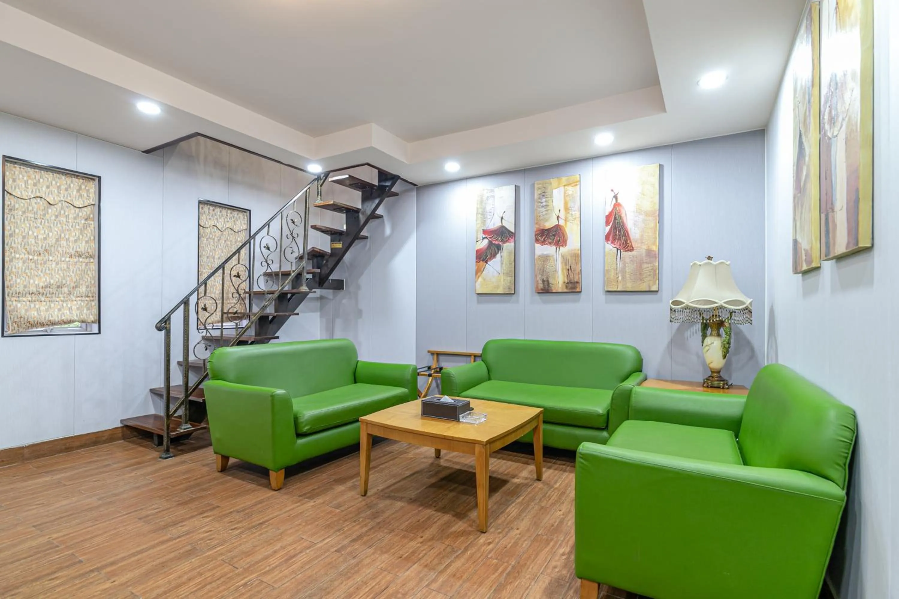 Seating Area in Guangzhou The Royal Garden Hotel