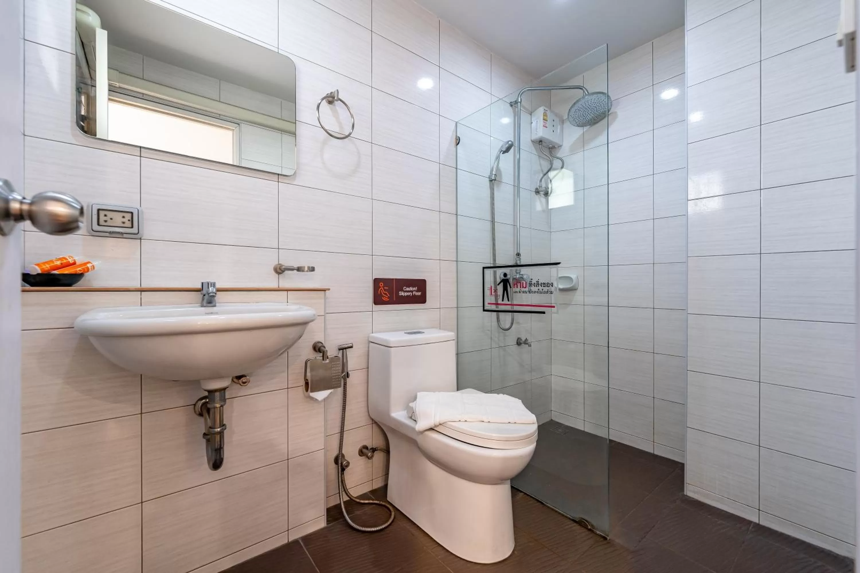 7 Days Premium Hotel at Icon Siam Station - No Parking