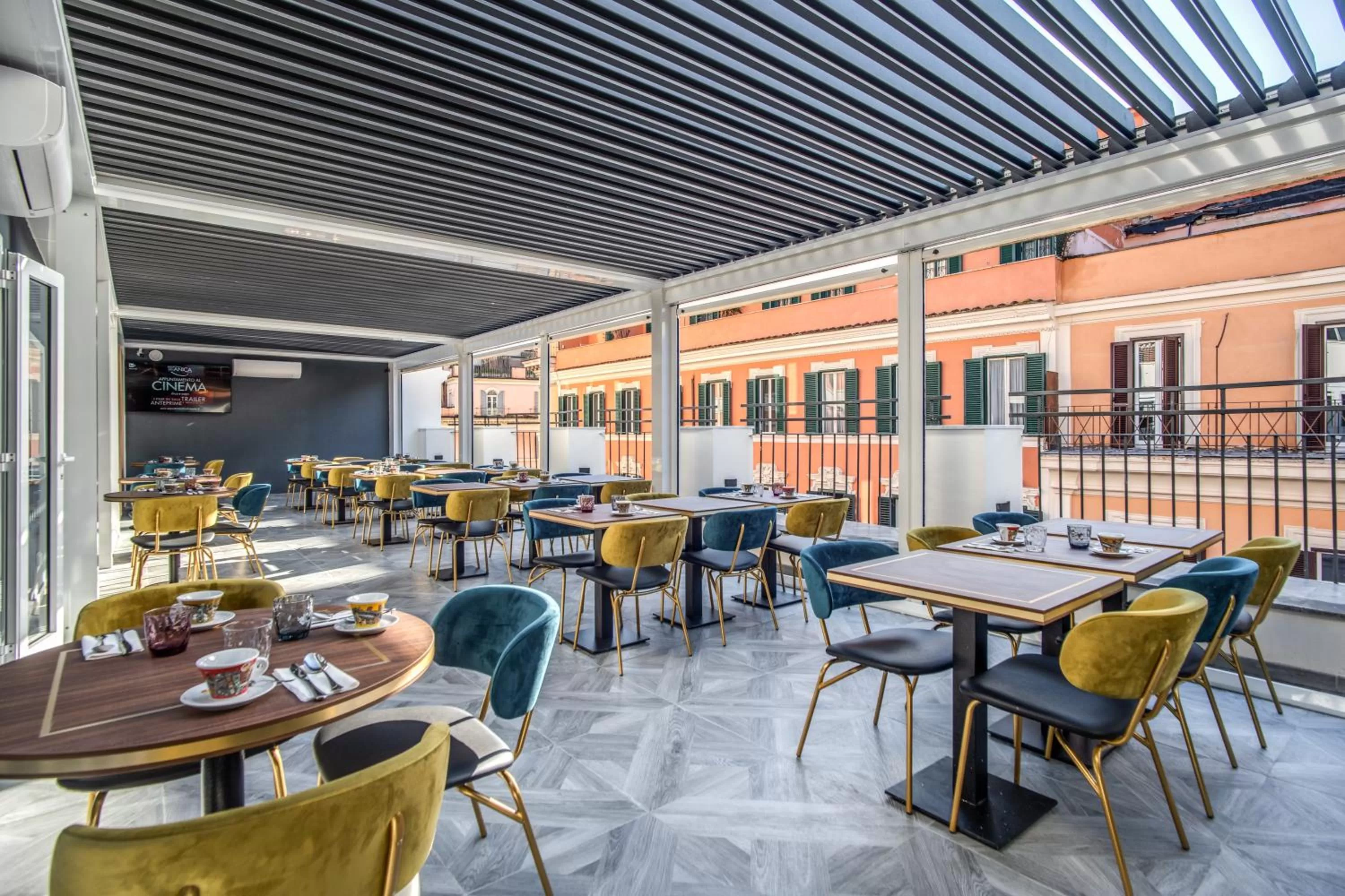 Restaurant/places to eat in CC Palace Hotel