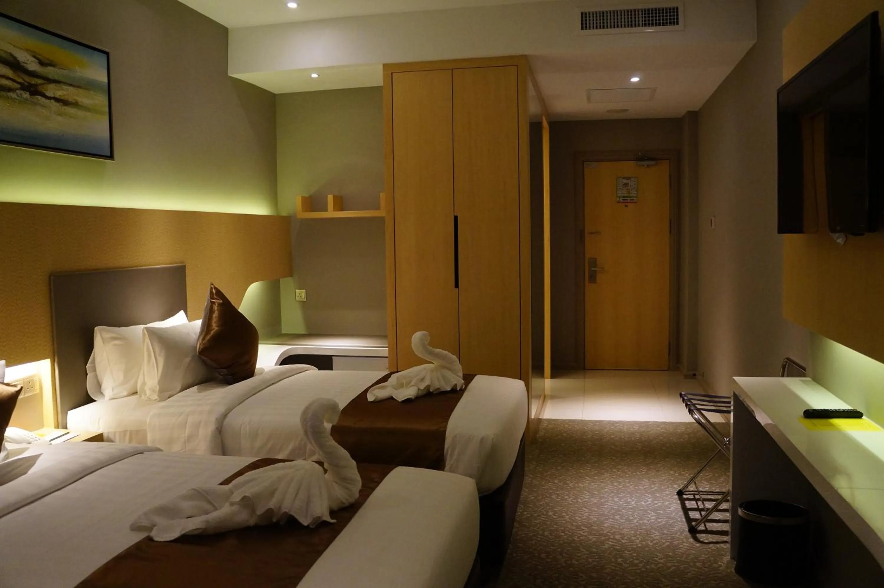 Bedroom, Bed in Greens Hotel & Suites