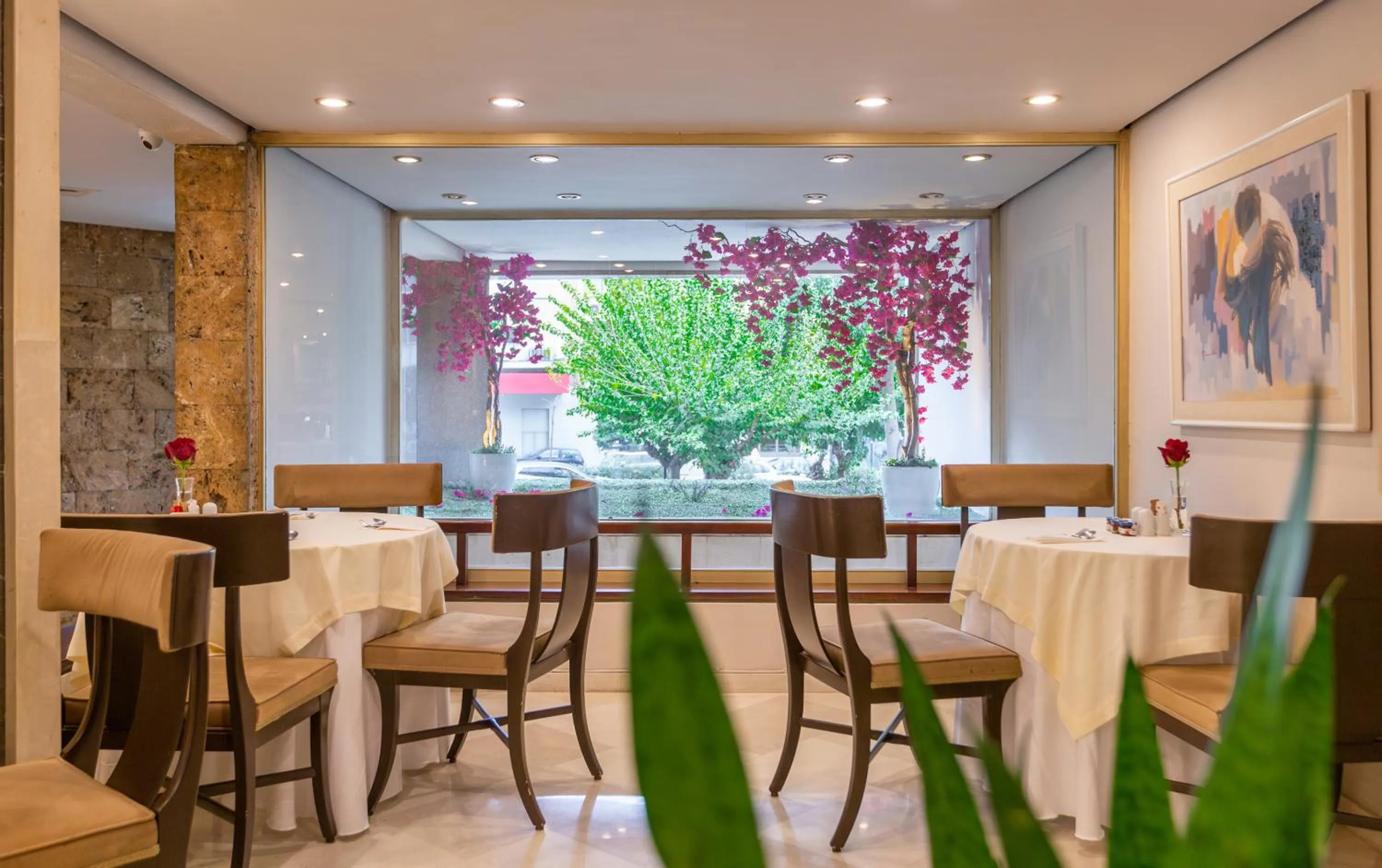Restaurant/places to eat in Ilisia Hotel Athens