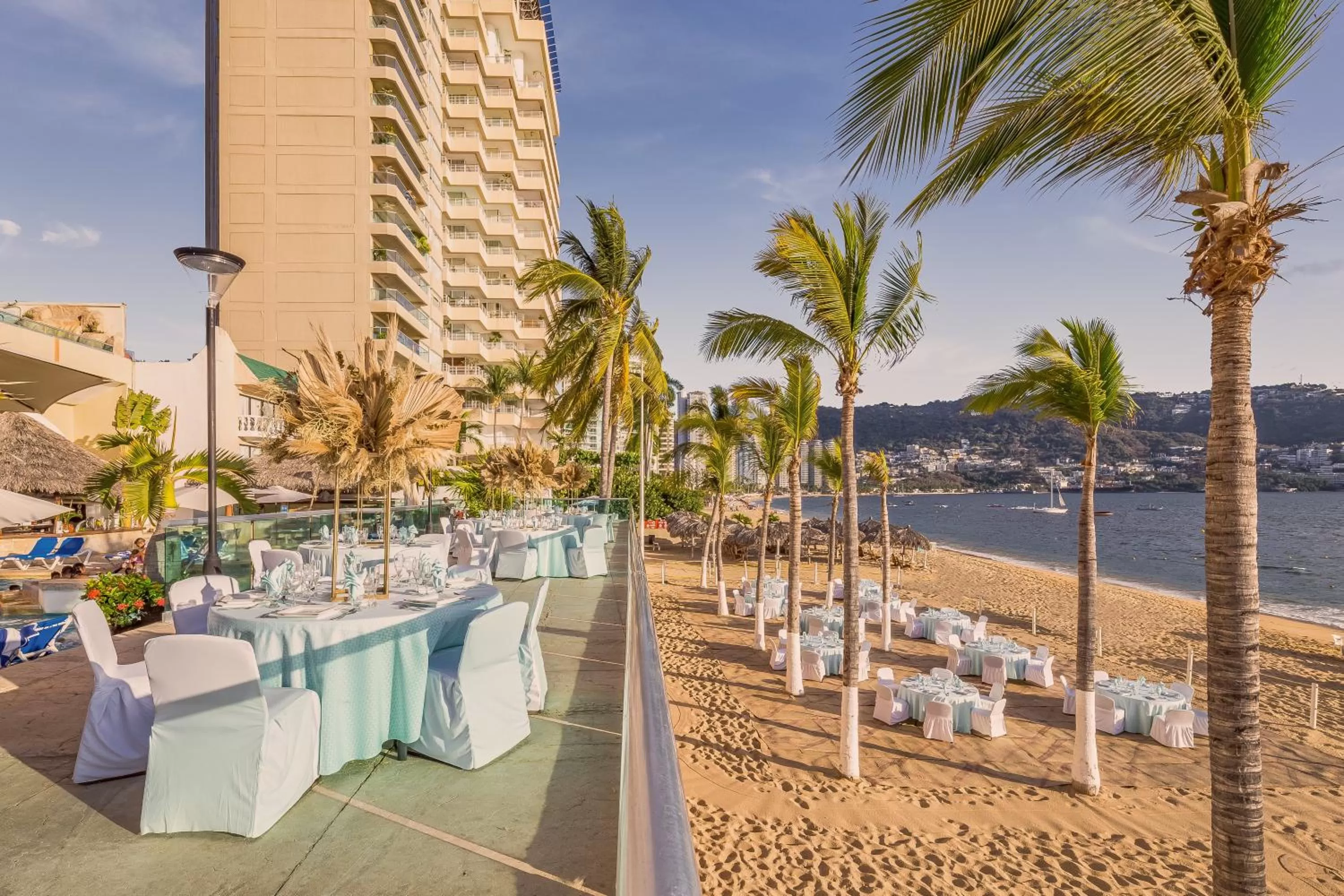 Property building in Copacabana Beach Hotel Acapulco