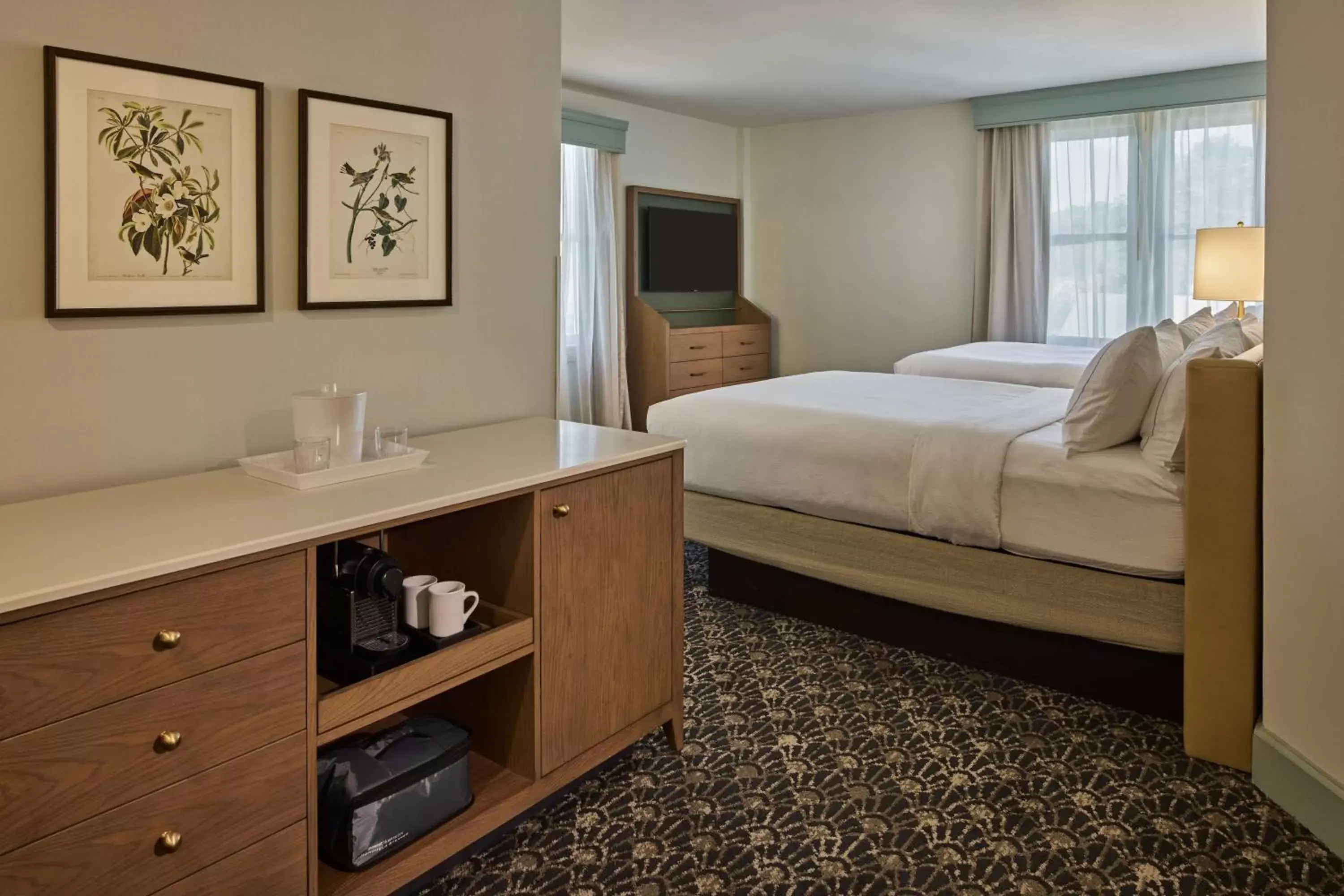 Queen Room Mobility/Hearing Accessible in The Partridge Inn Augusta, Curio Collection by Hilton Queen Room Mobility/Hearing Accessible in The Partridge Inn Augusta, Curio Collection by Hilton