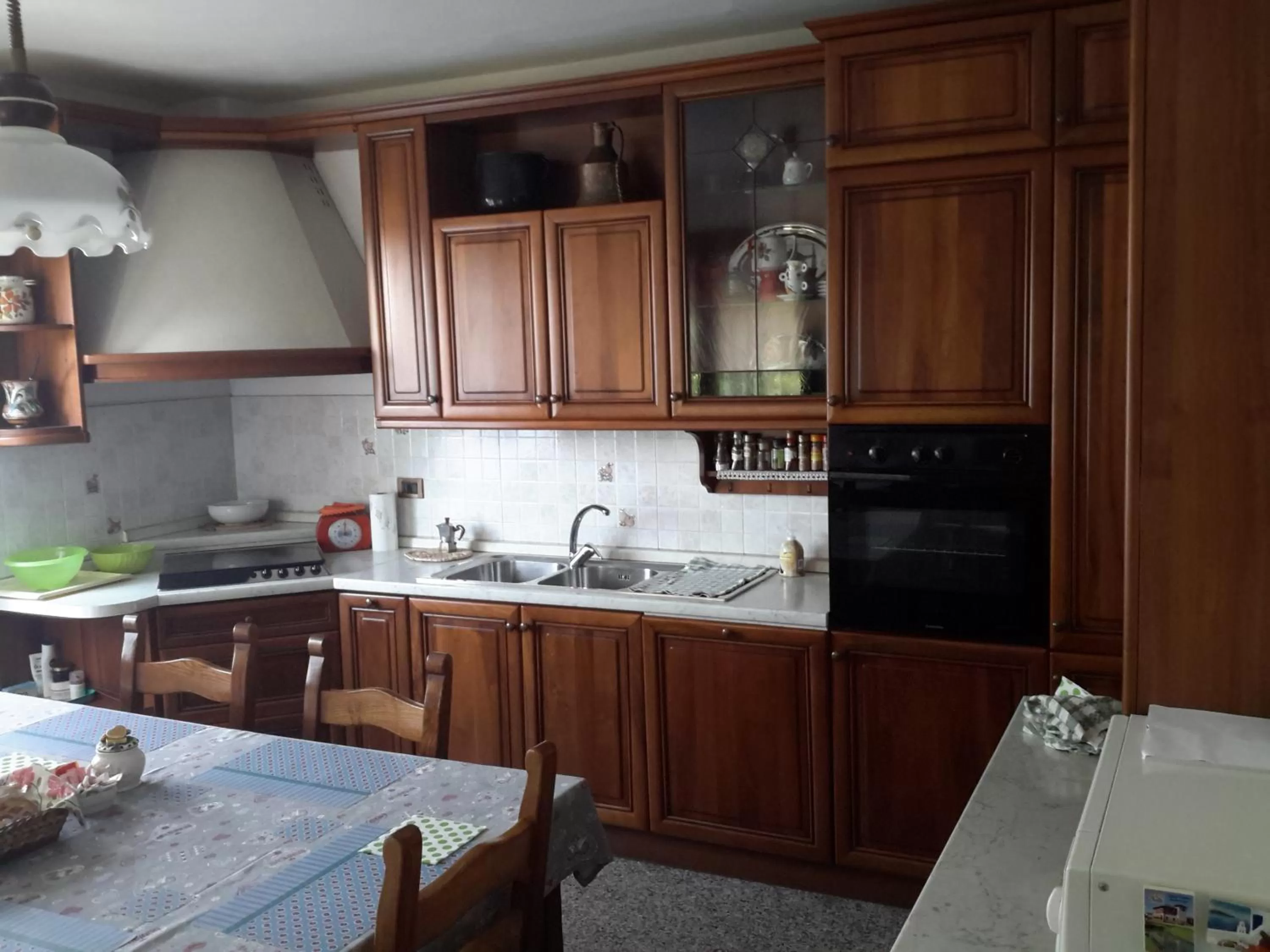 Communal kitchen in B&B Amy&Julie