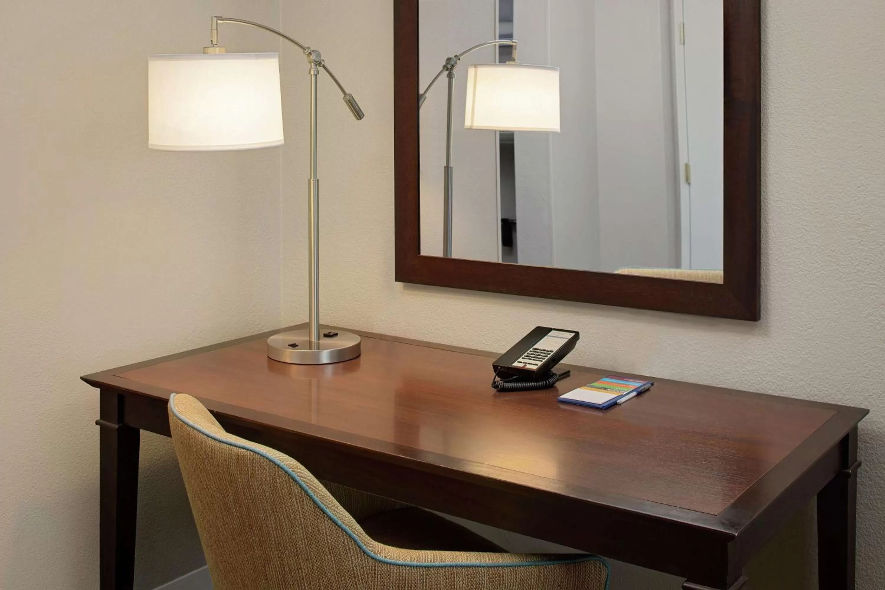 Bedroom in Hampton Inn Louisville Downtown