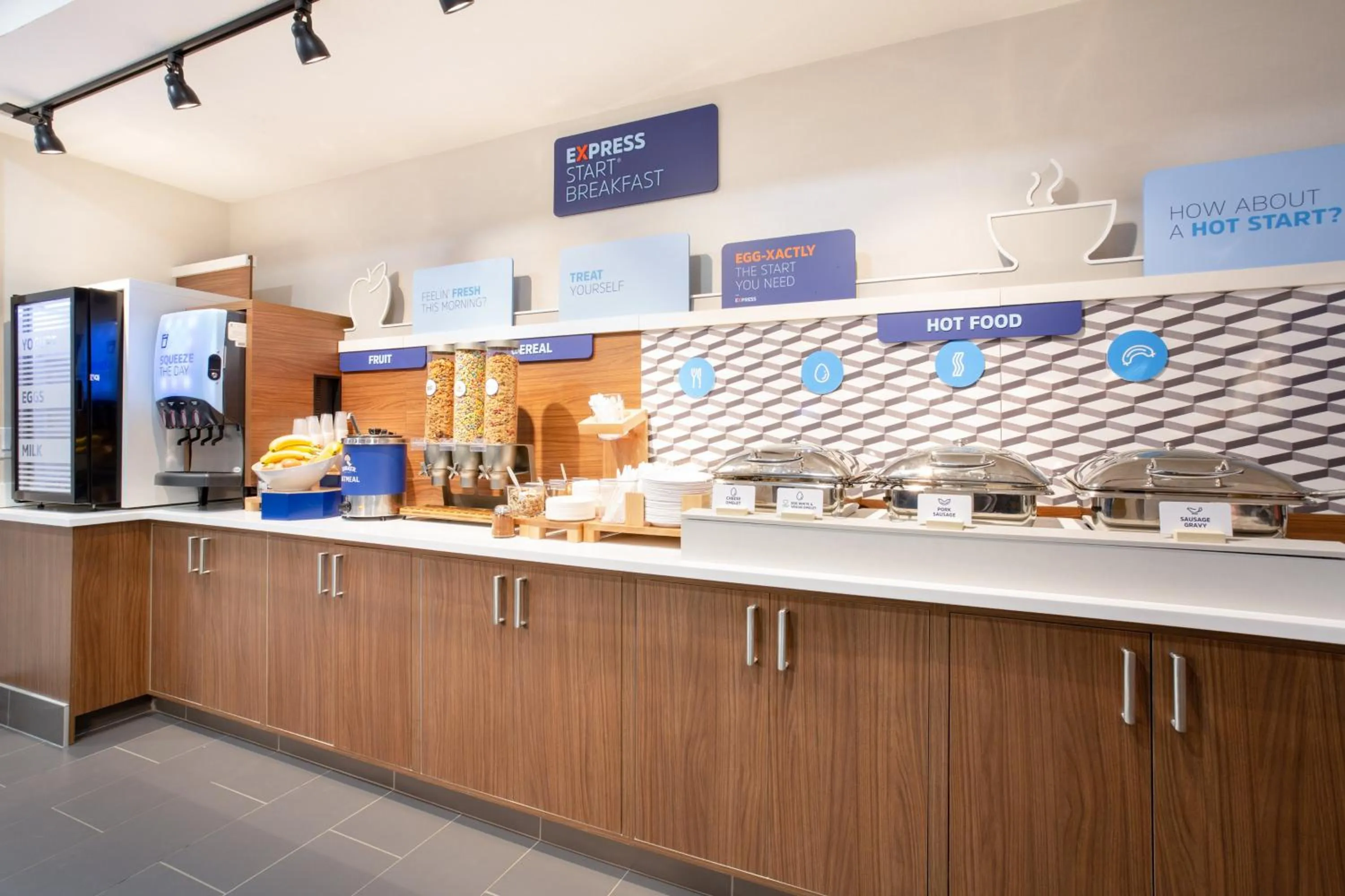 Breakfast in Holiday Inn Express & Suites Lincoln City by IHG