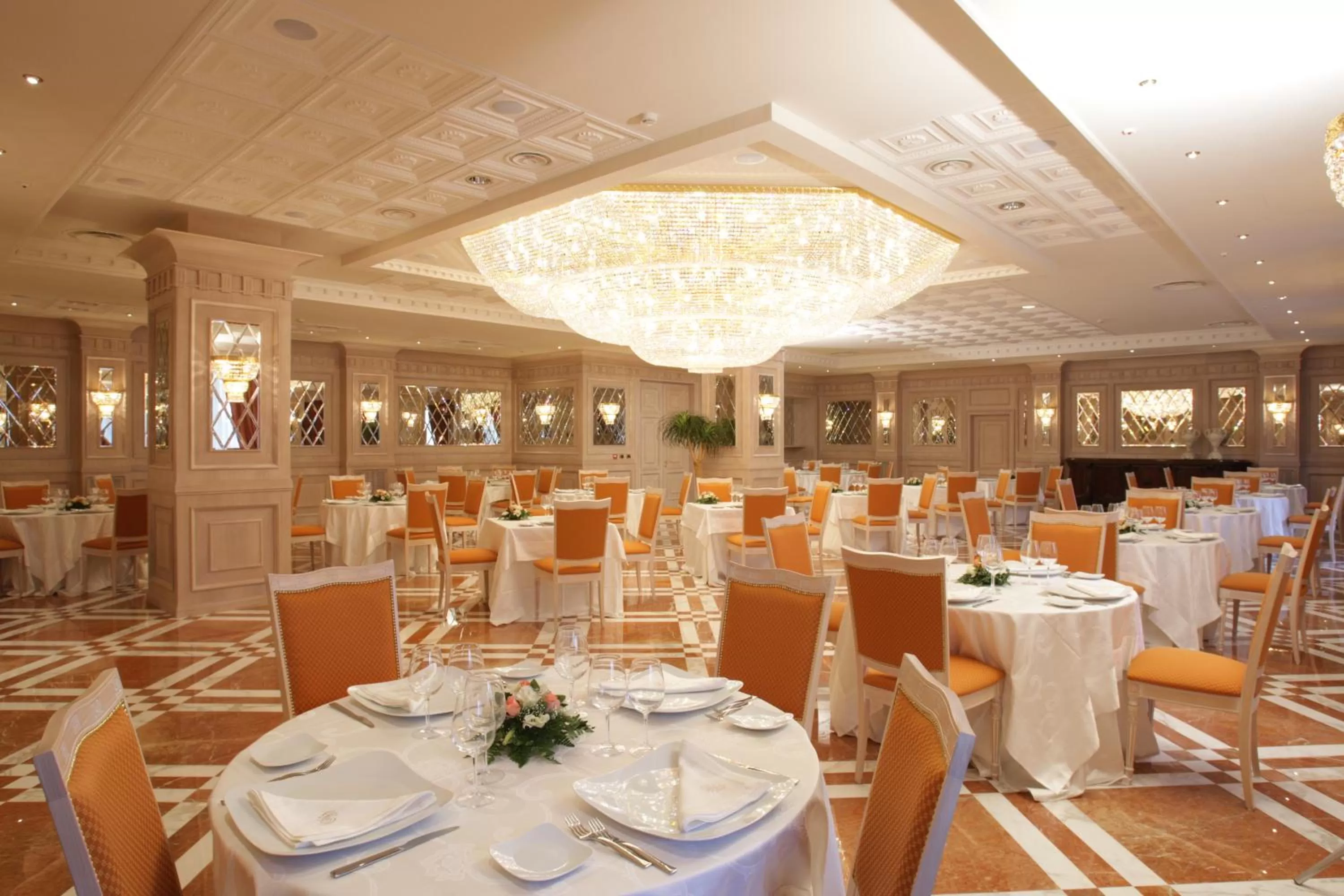 Restaurant/places to eat in Grand Hotel Vanvitelli