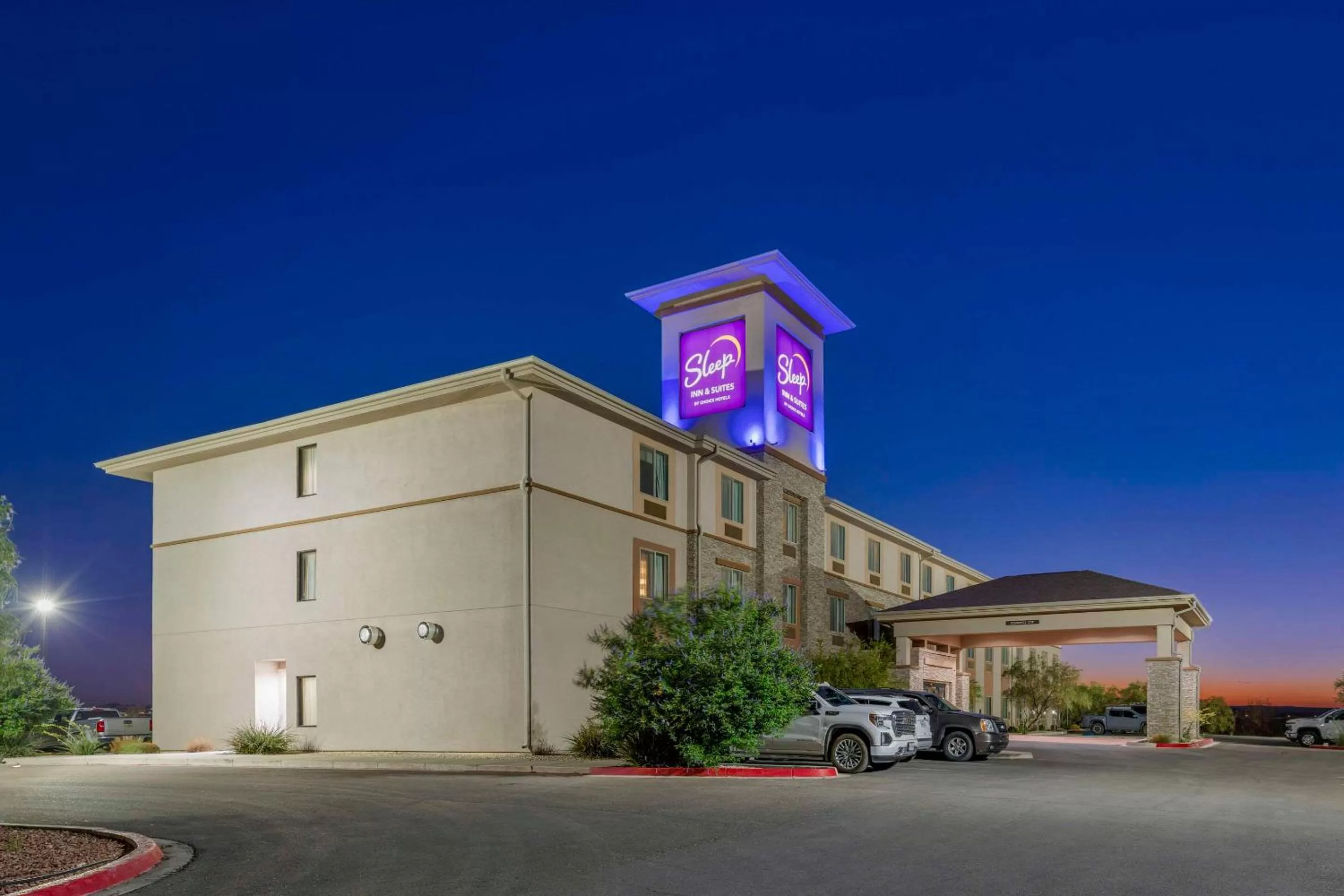 Property building in Sleep Inn & Suites Carlsbad Caverns Area