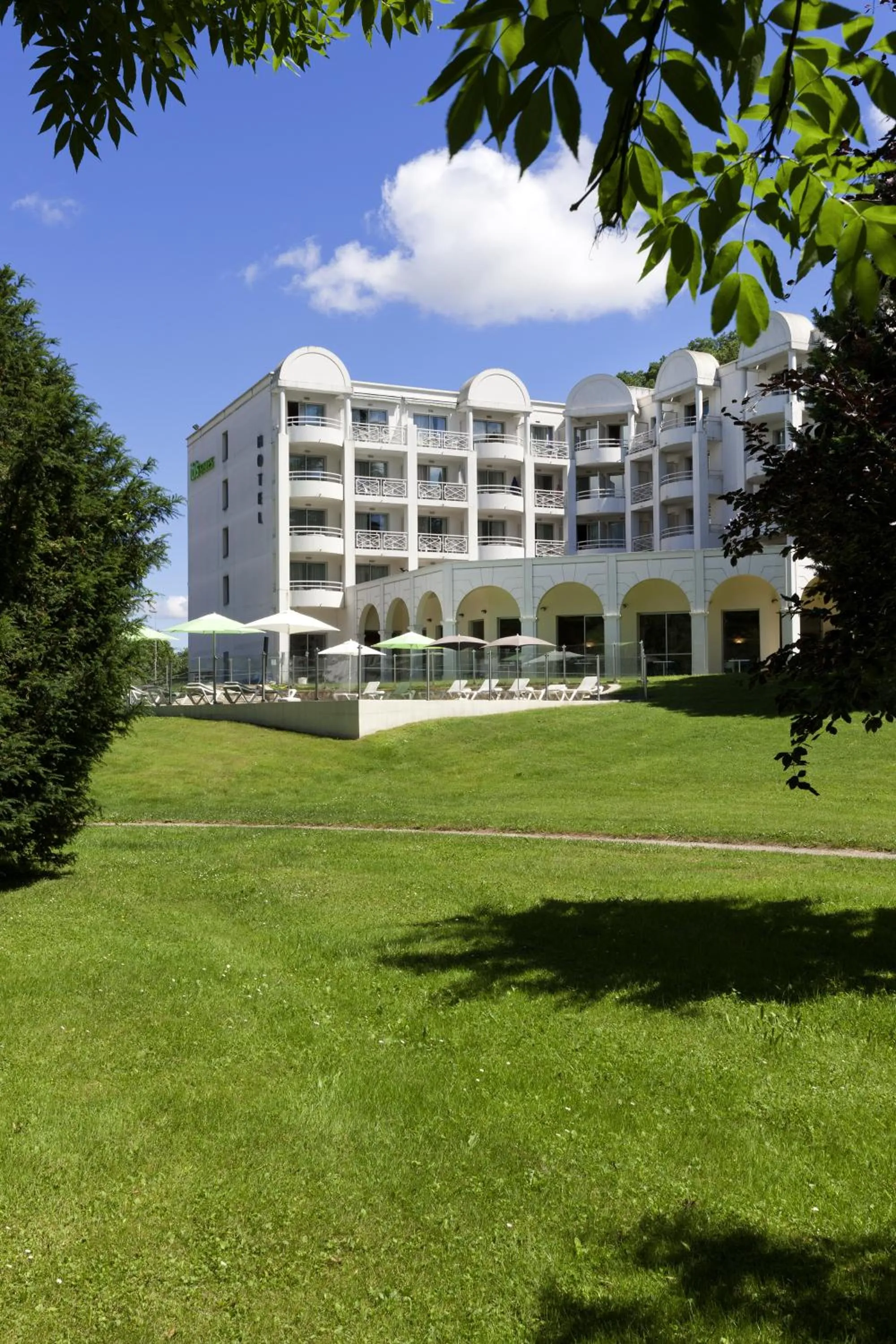 Facade/entrance in ibis Styles Aix les Bains Domaine de Marlioz