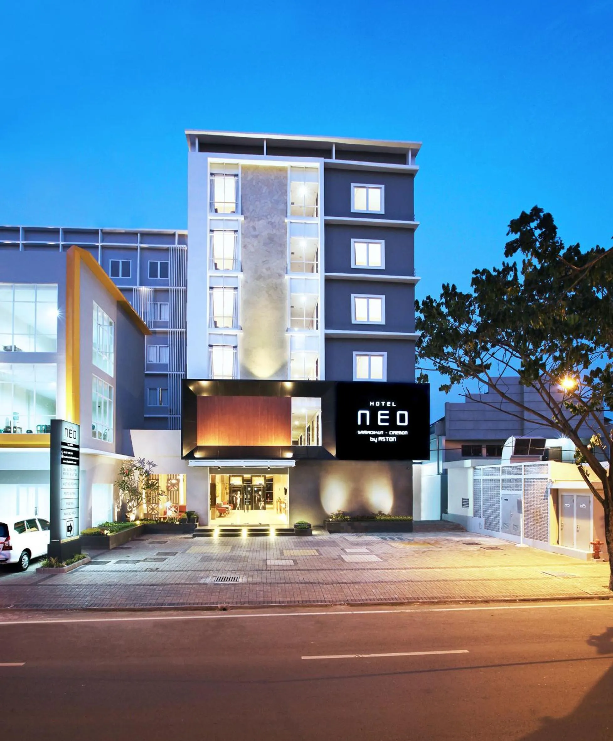 Facade/entrance in Hotel NEO Cirebon by ASTON