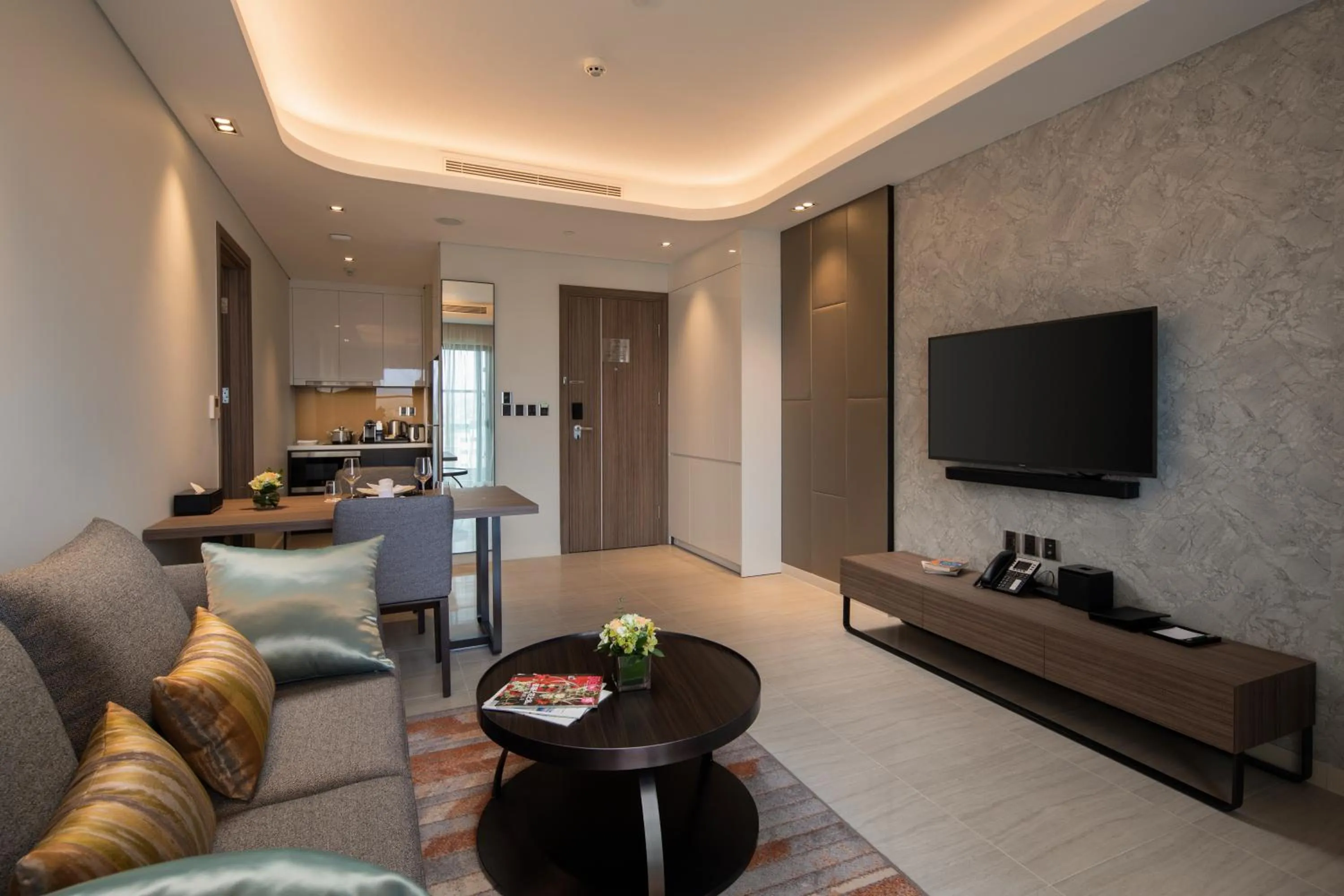 TV and multimedia in Oakwood Residence Hanoi